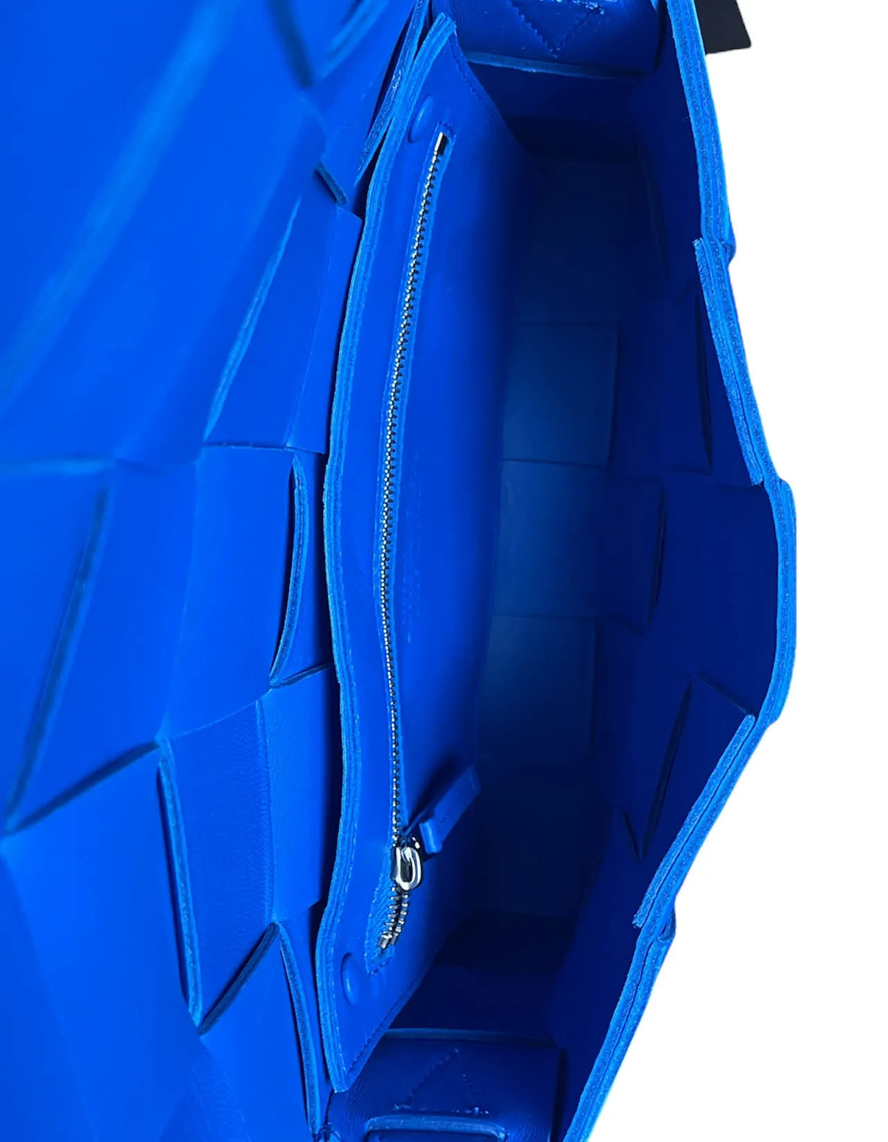 Bottega Veneta NWT Cobalt Blue Maxi Intrecciato Cassette Crossbody Bag
