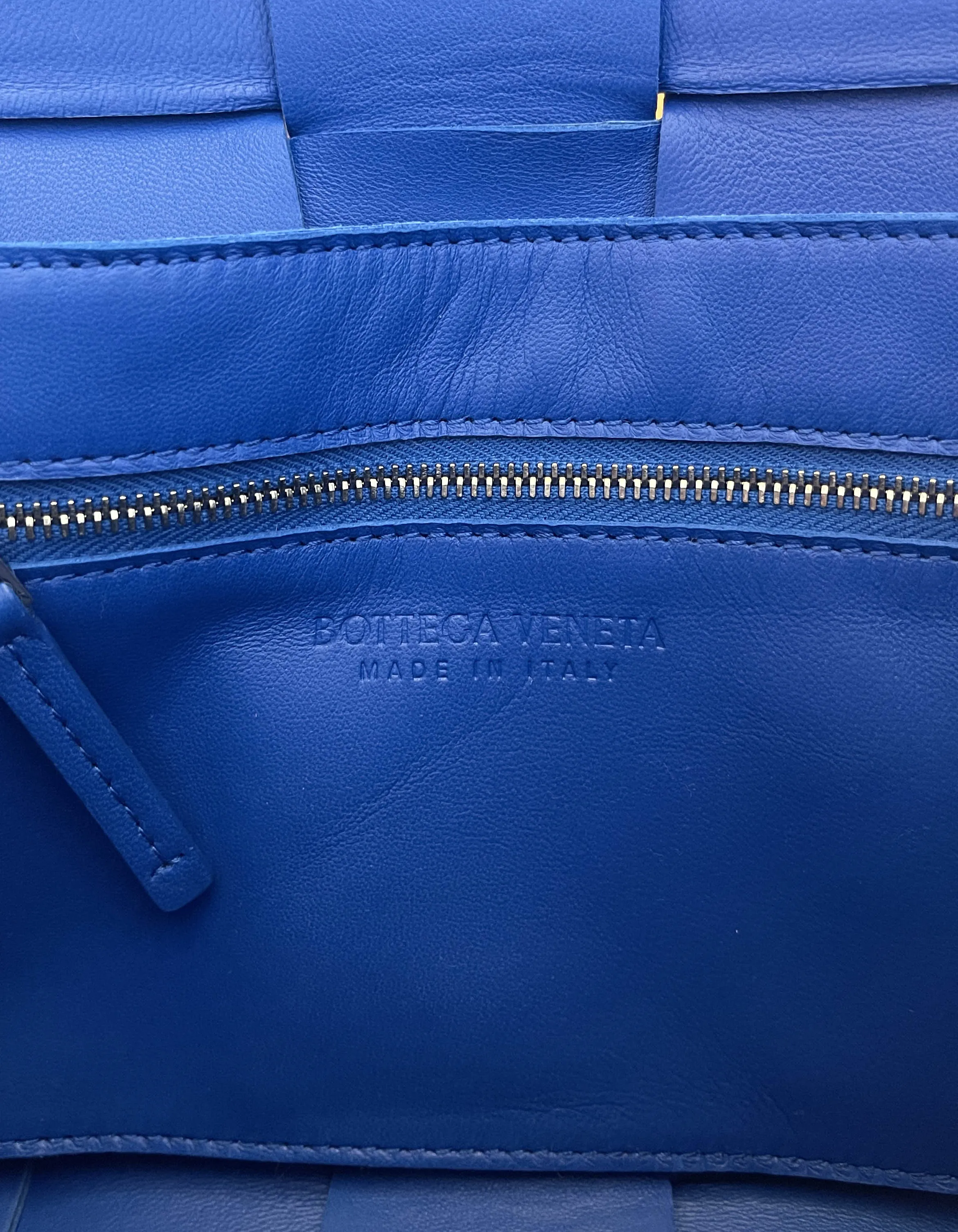 Bottega Veneta NWT Cobalt Blue Maxi Intrecciato Cassette Crossbody Bag