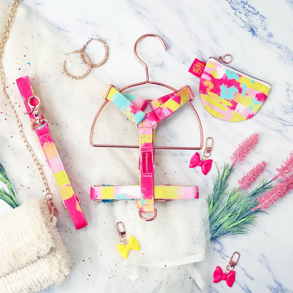 Bubblegum blush strap harness
