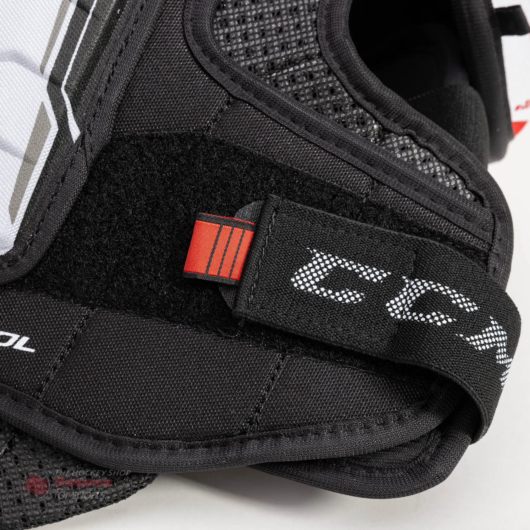 CCM Jetspeed Control Junior Hockey Shoulder Pads - (2021)