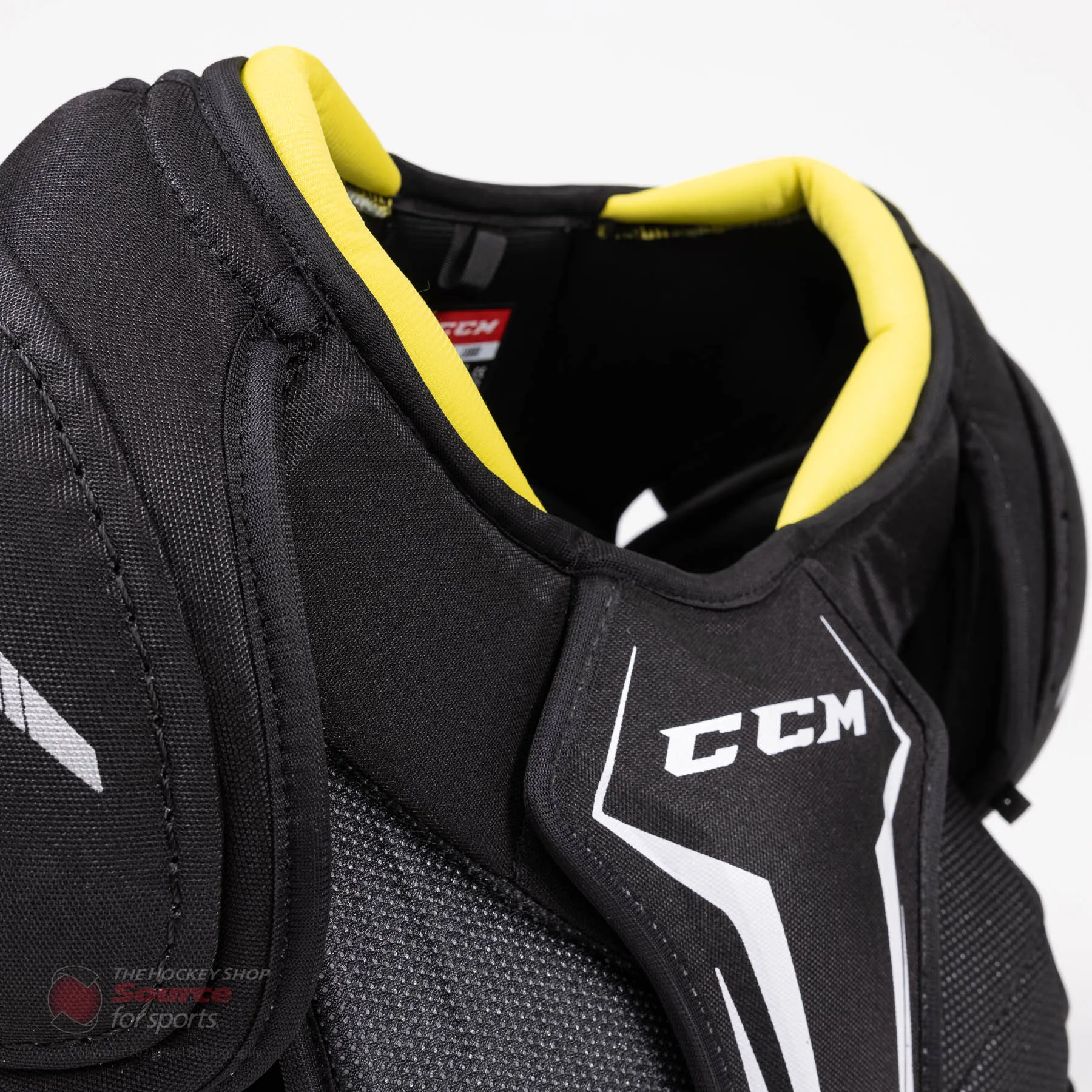 CCM Tacks 9550 Senior Hockey Shoulder Pads