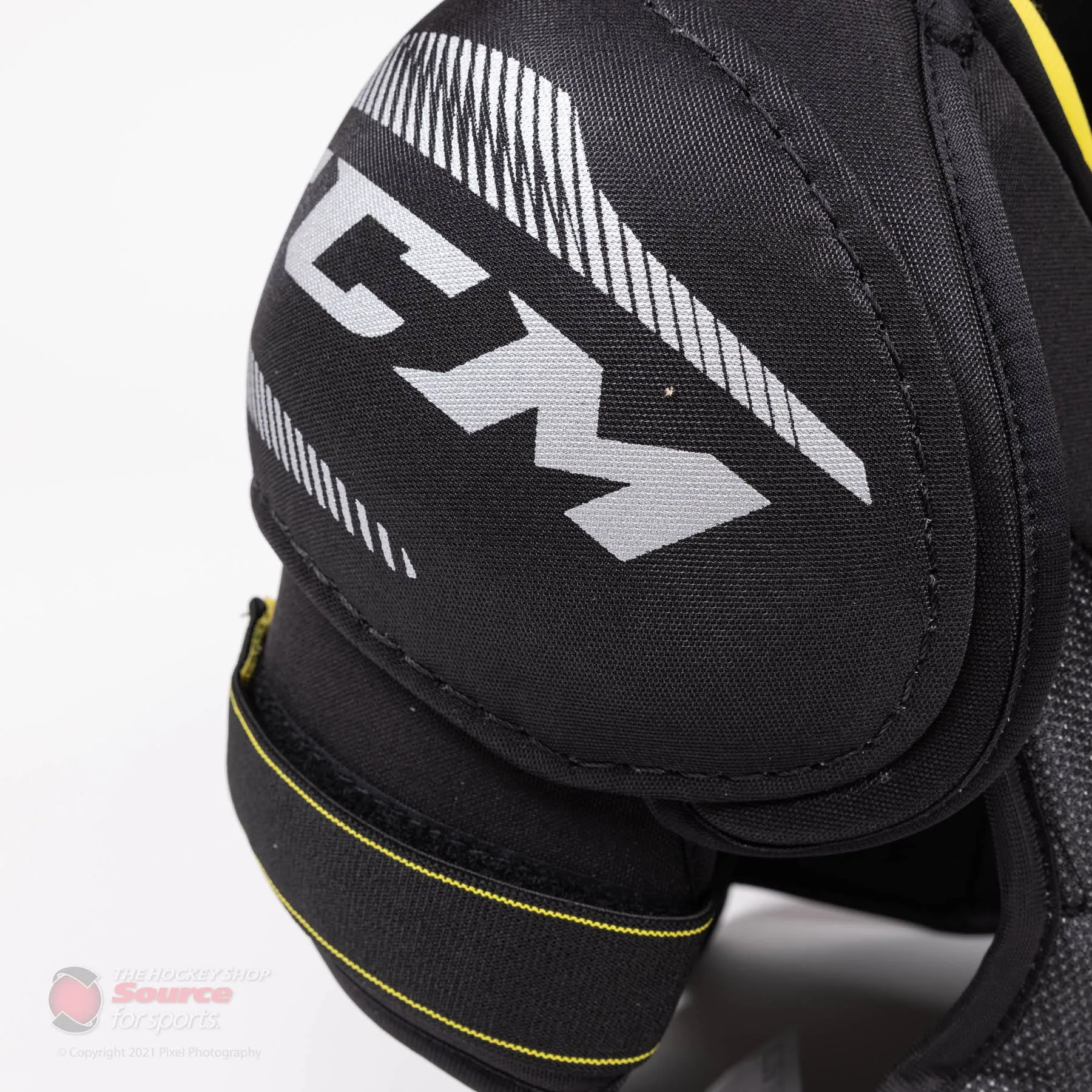 CCM Tacks 9550 Senior Hockey Shoulder Pads