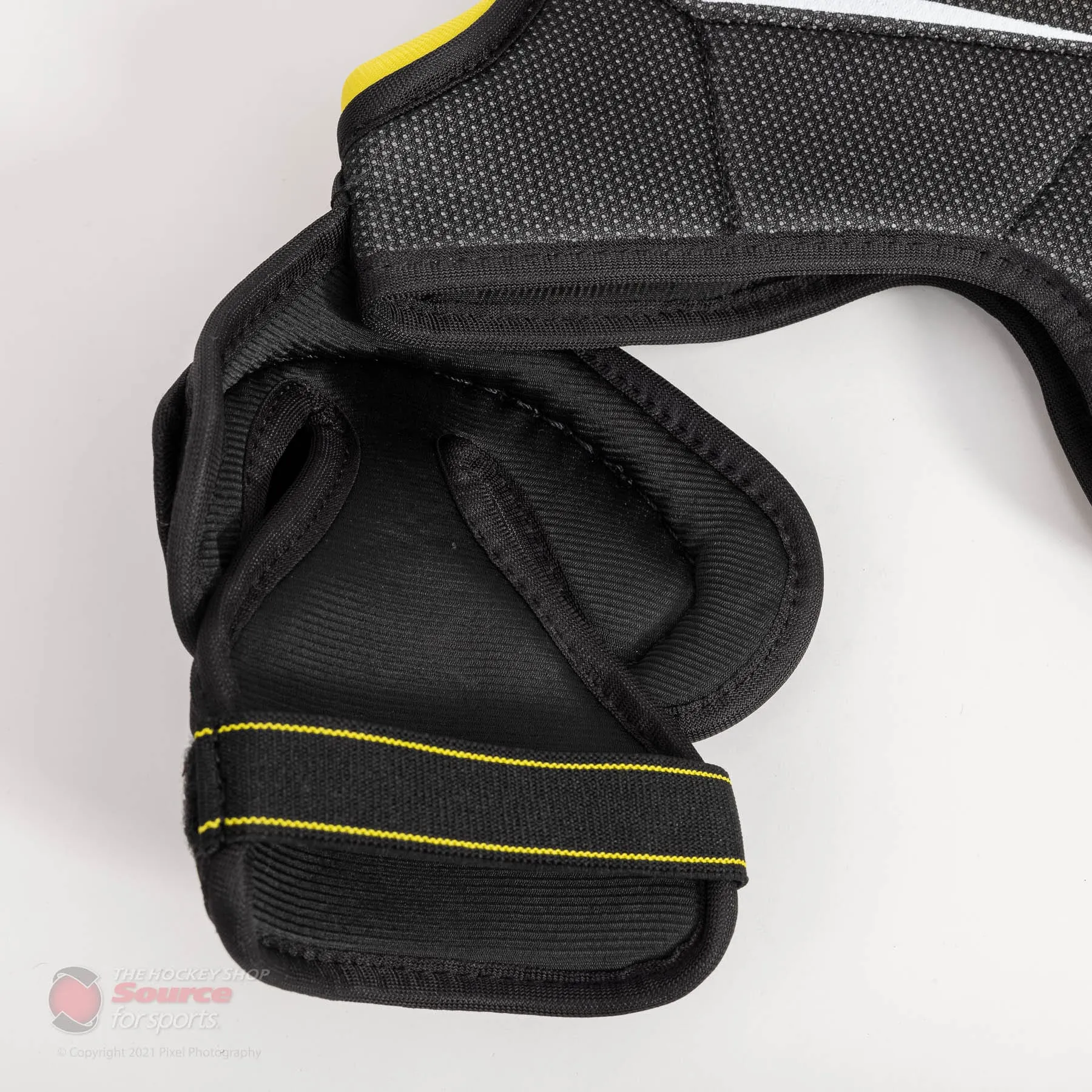 CCM Tacks 9550 Youth Hockey Shoulder Pads