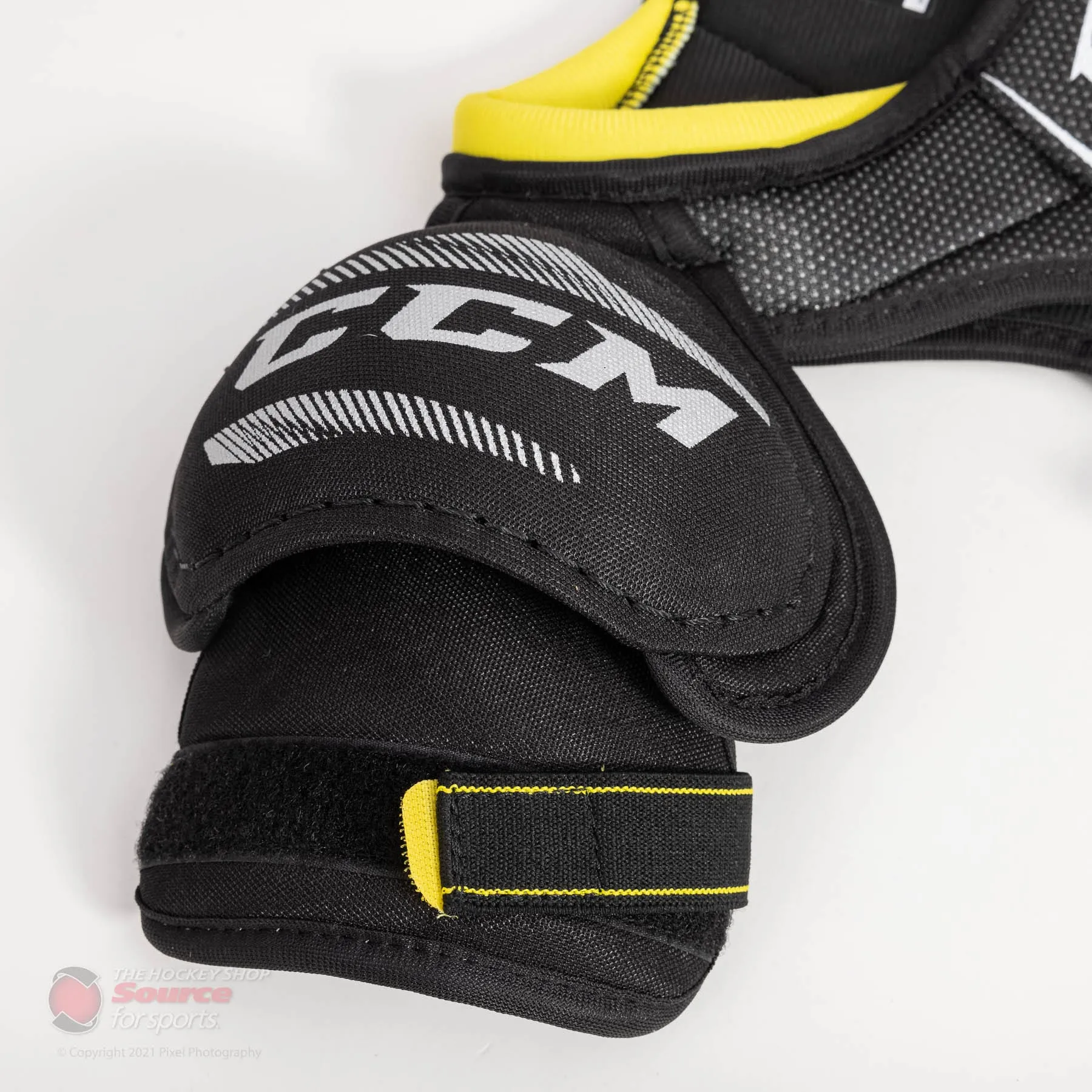CCM Tacks 9550 Youth Hockey Shoulder Pads