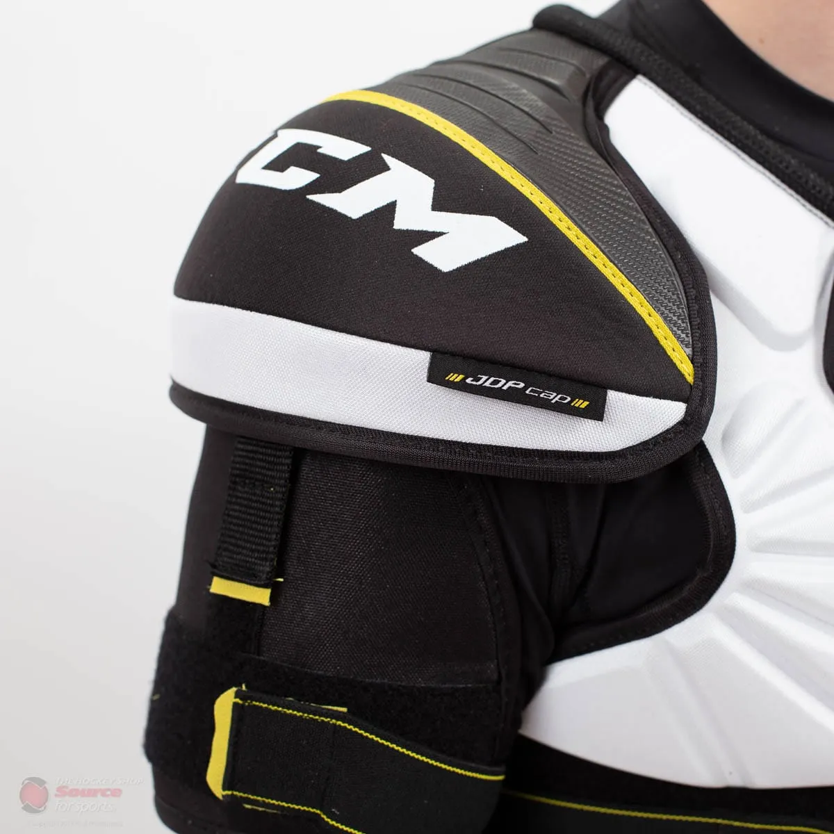 CCM Tacks Vector Plus Senior Hockey Shoulder Pads (2020)