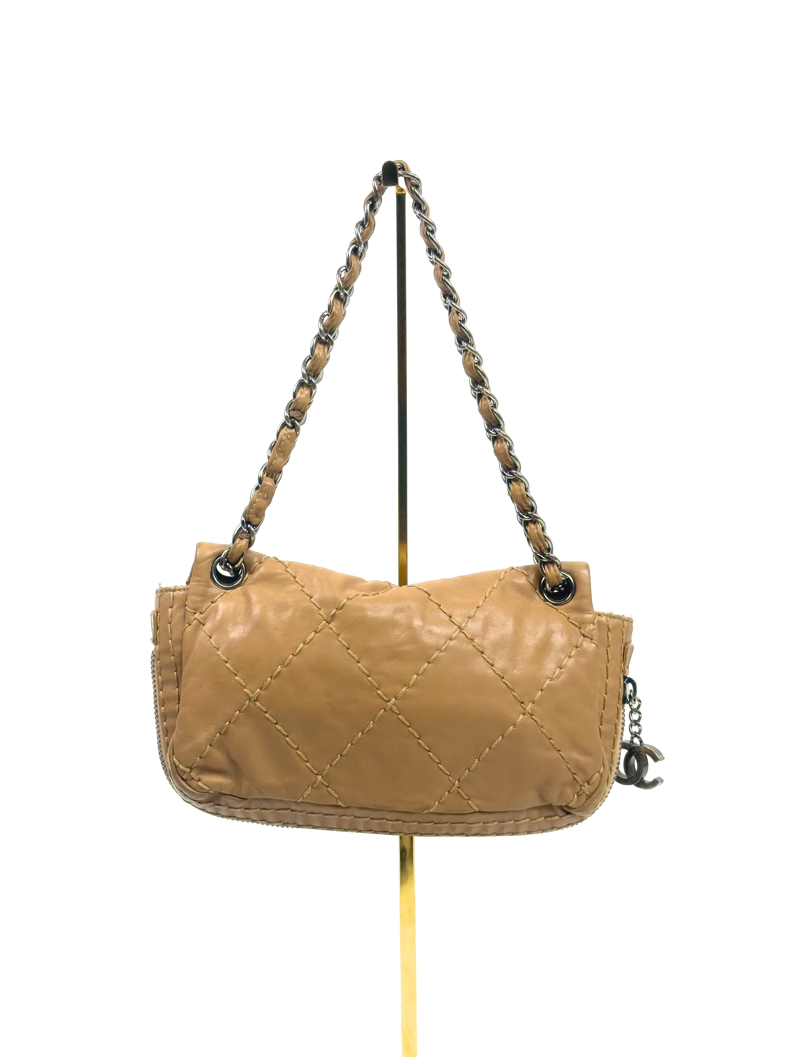 CHANEL stitch zip latte leather shoulder bag