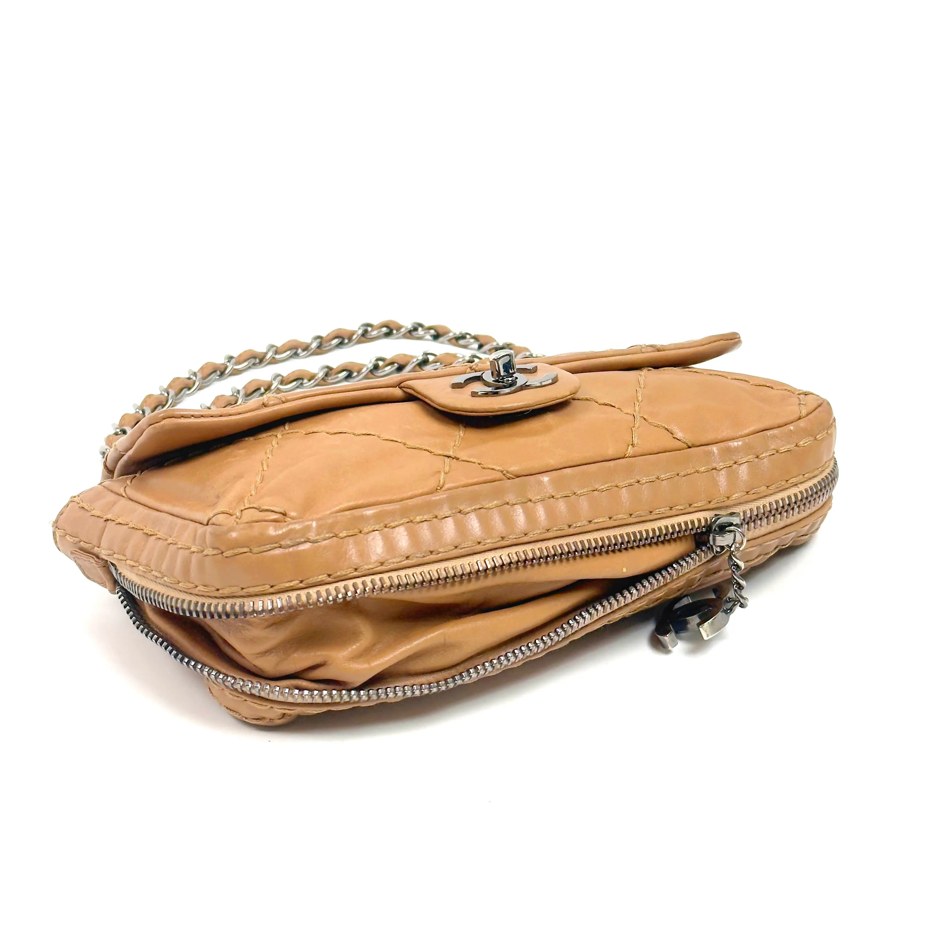 CHANEL stitch zip latte leather shoulder bag