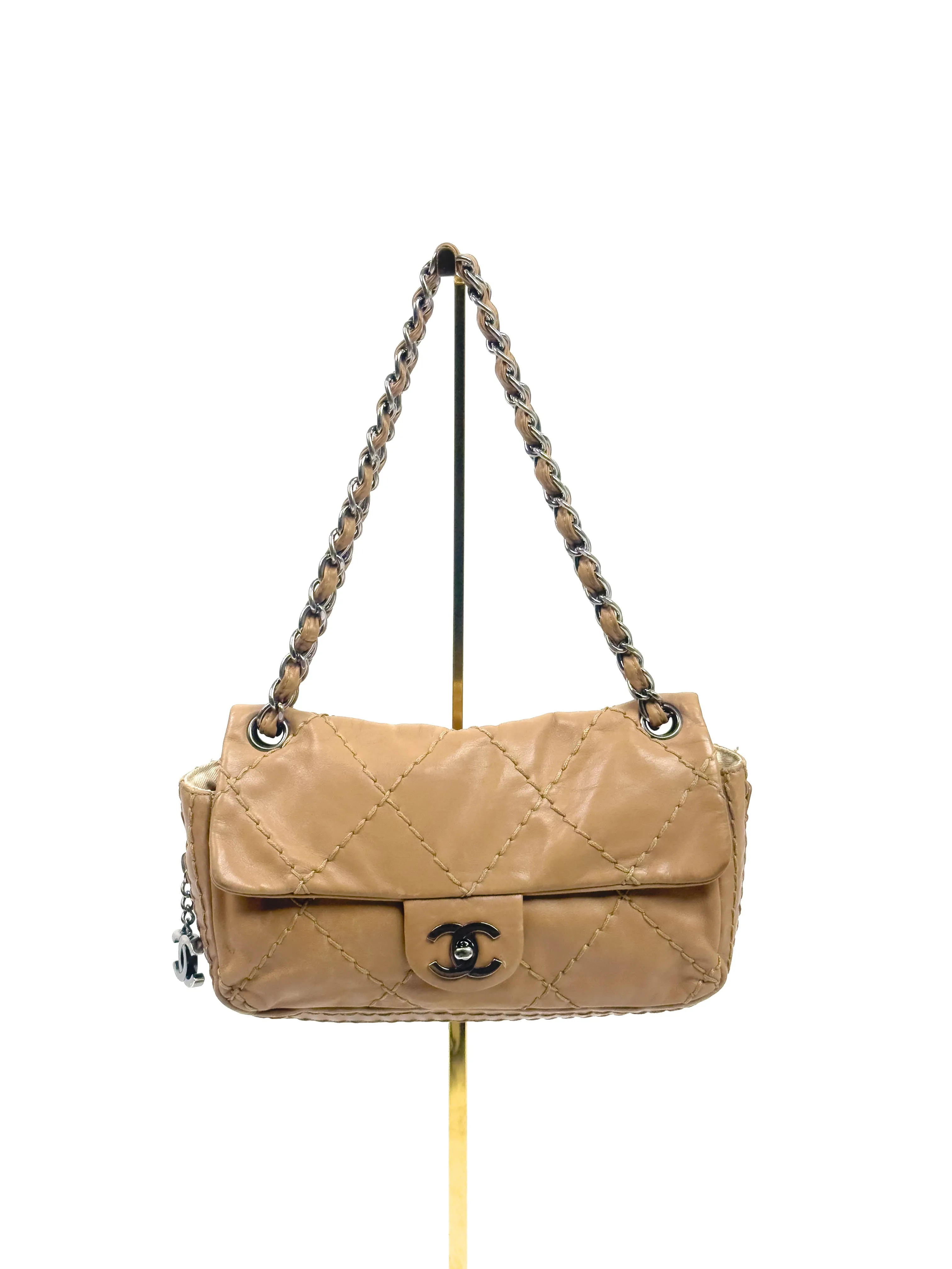 CHANEL stitch zip latte leather shoulder bag