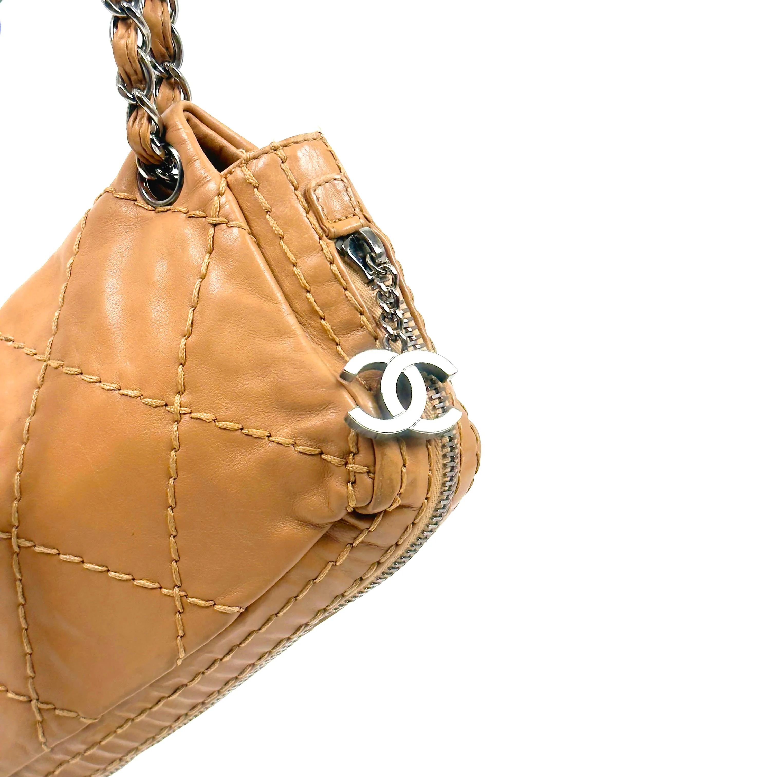 CHANEL stitch zip latte leather shoulder bag