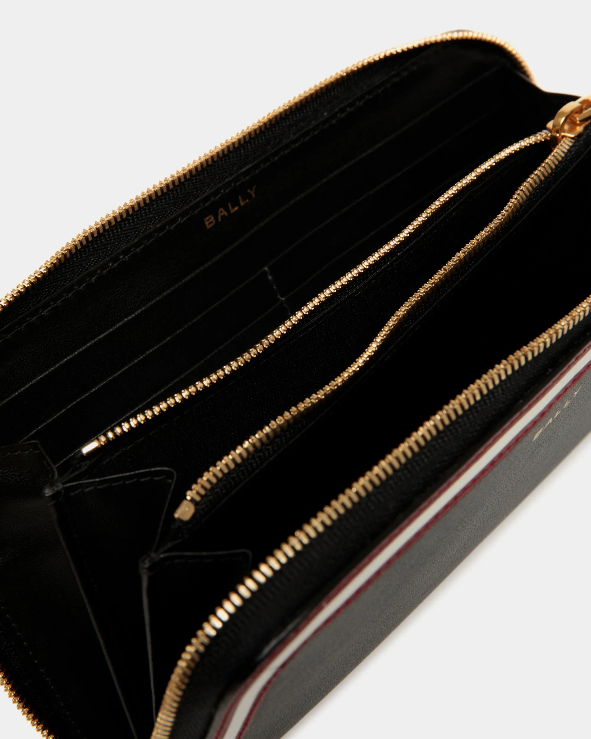 Code Long W - Continental Wallet