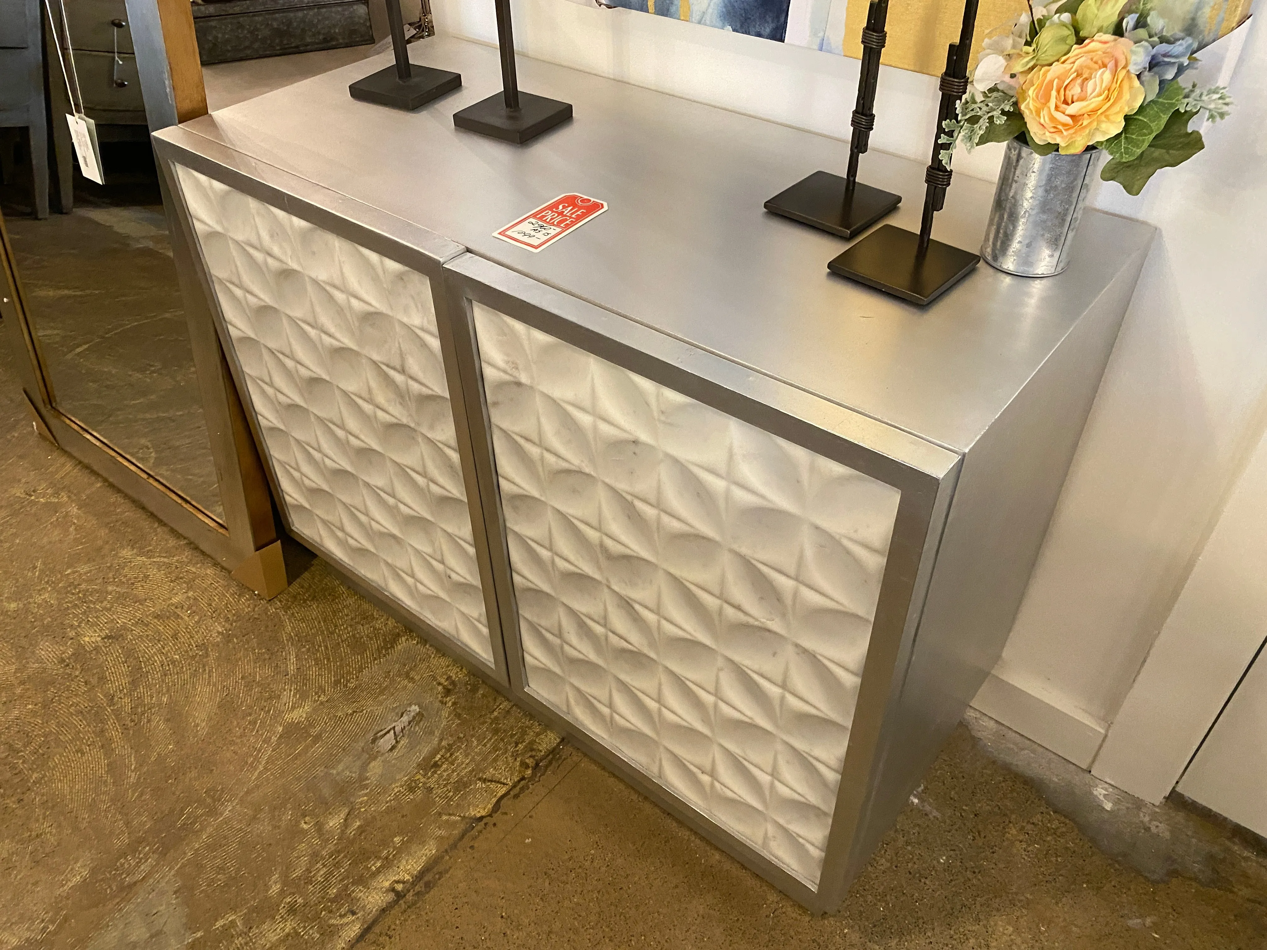 DOOR CHEST