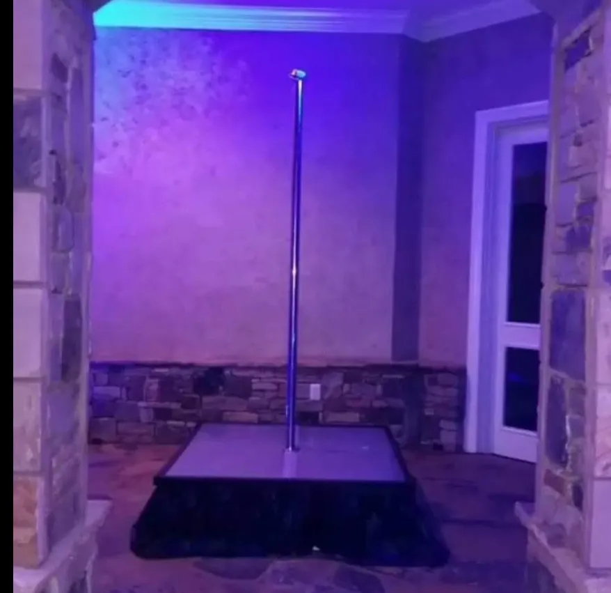 *Economy Pole DAILY Pole Rental $250 & Up