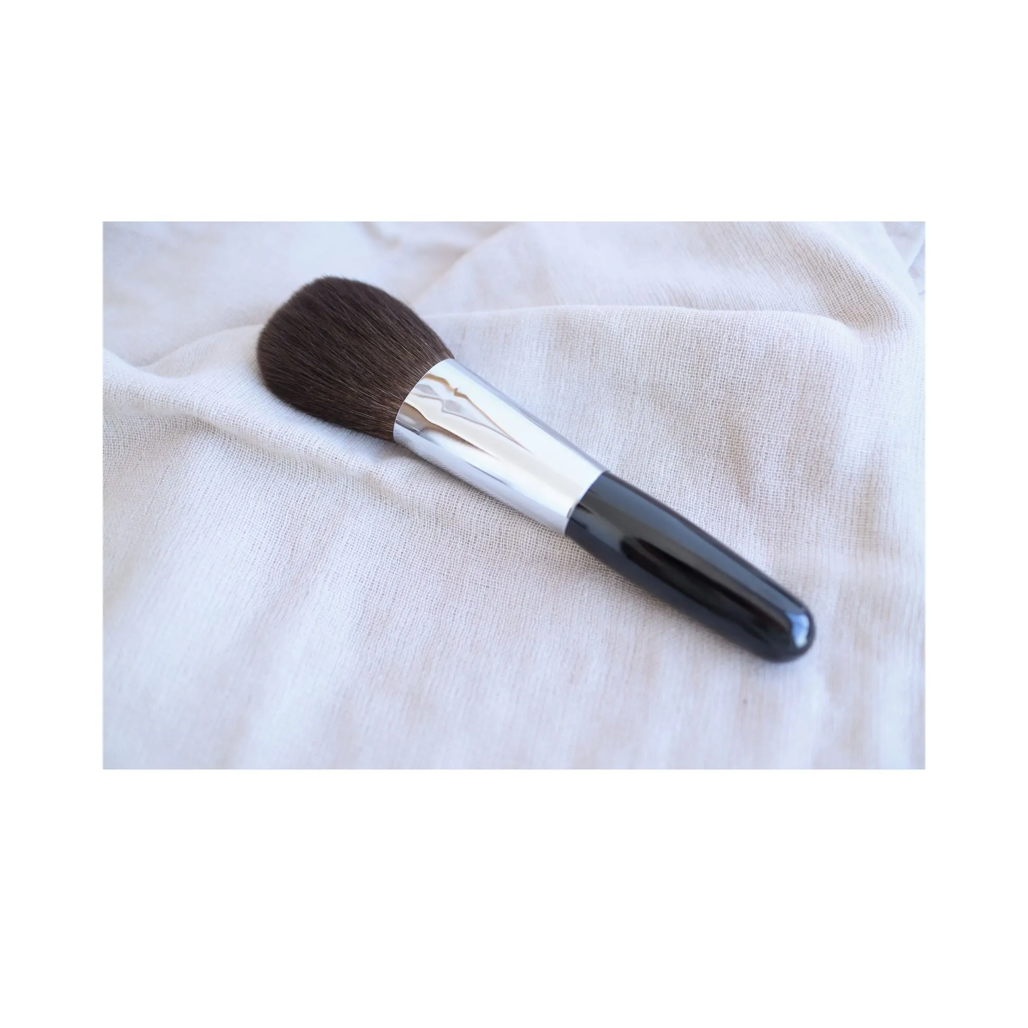 Eihodo Large Powder Brush, Vintage Natural Bristles (Limited Edition)