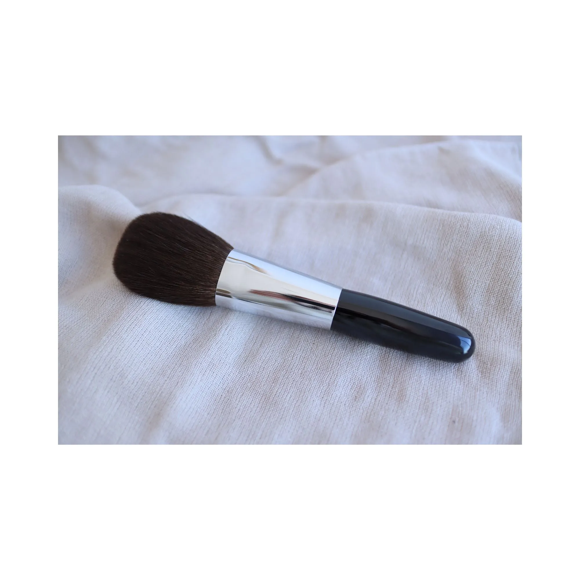 Eihodo Large Powder Brush, Vintage Natural Bristles (Limited Edition)