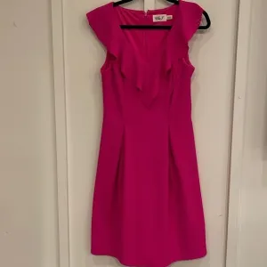 Eliza J Pink Ruffle Neckline Stretch Dress 6