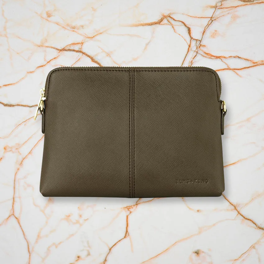 Elms   King Bowery Wallet, Khaki Saffiano