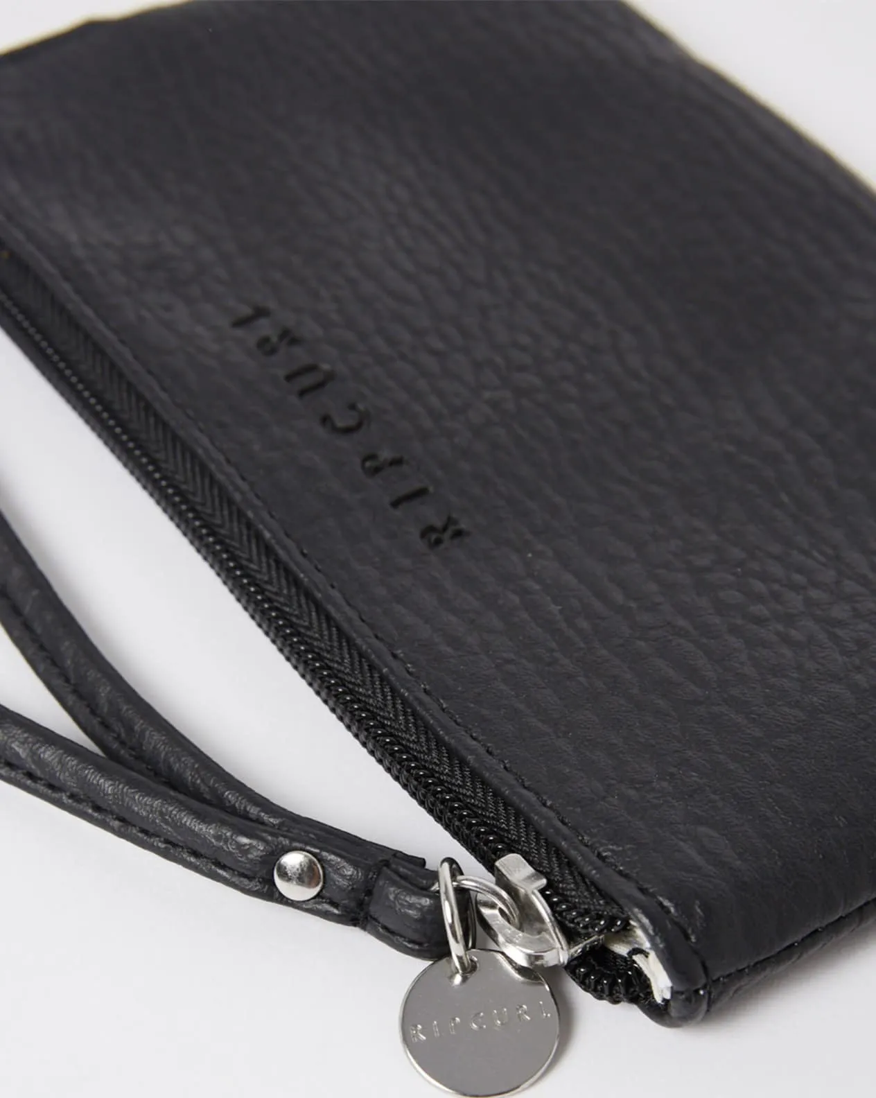 ESSENTIALS 2 WRISTLET