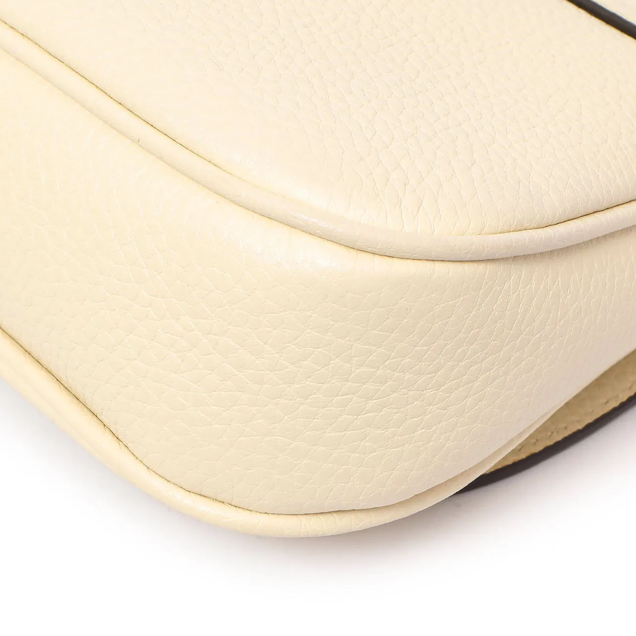 Gucci Ivory Pebbled Calfskin Medium Soho Flap Crossbody