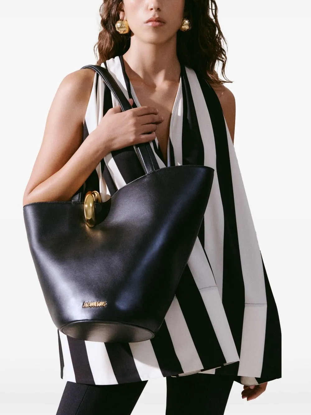 Jacquemus Le Bambola Moyen läder axelväska