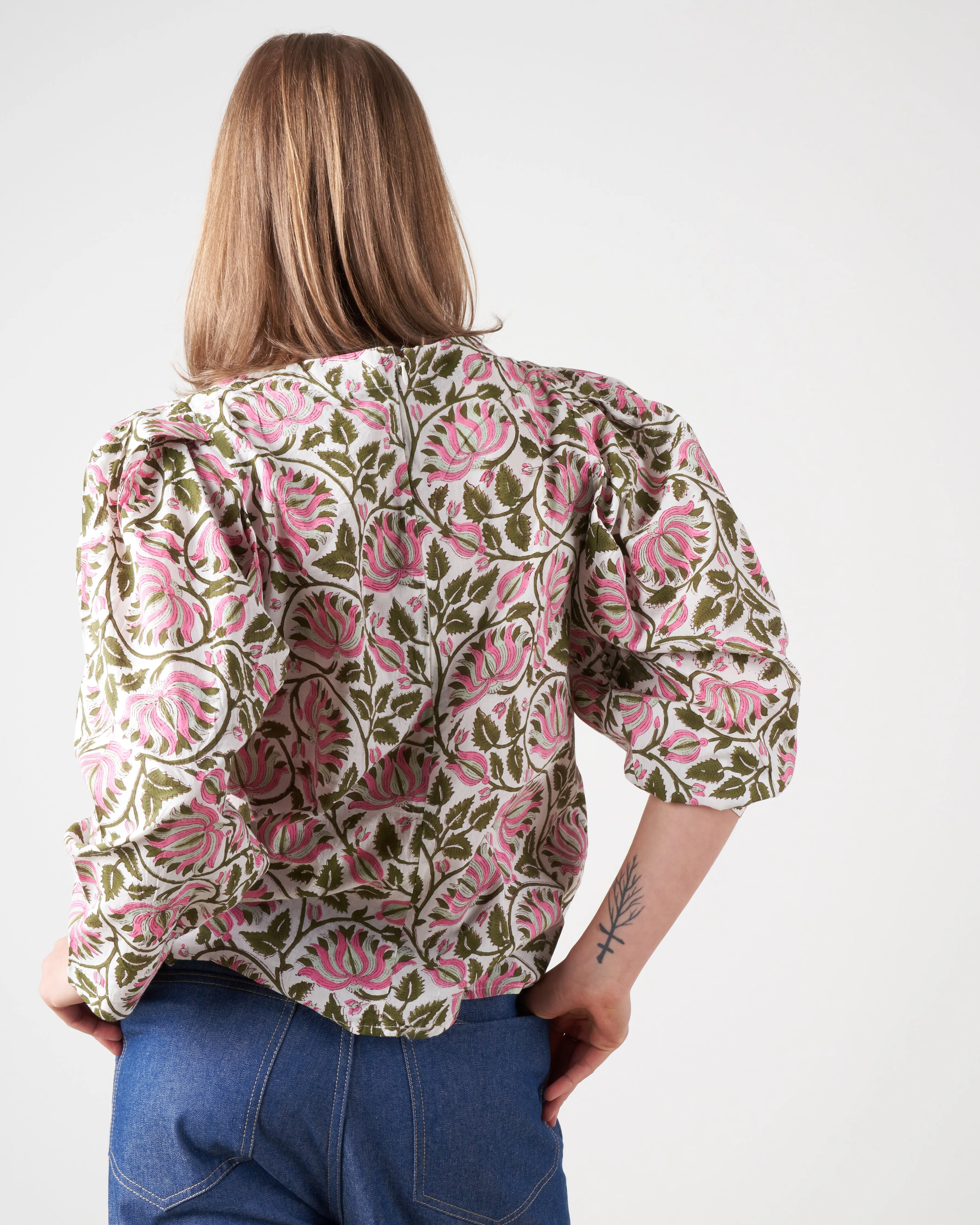 lila top - lotus flower
