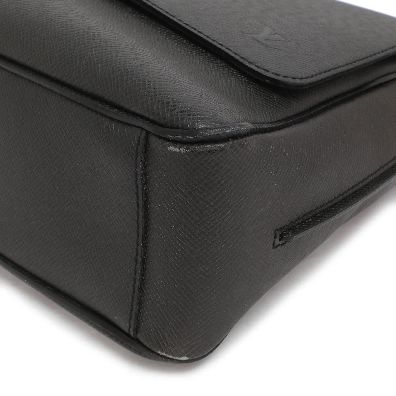 Louis Vuitton Ardoise Taiga Roman MM