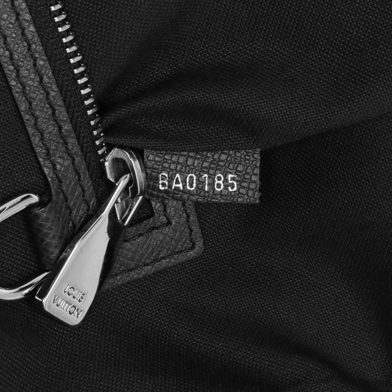 Louis Vuitton Ardoise Taiga Roman MM