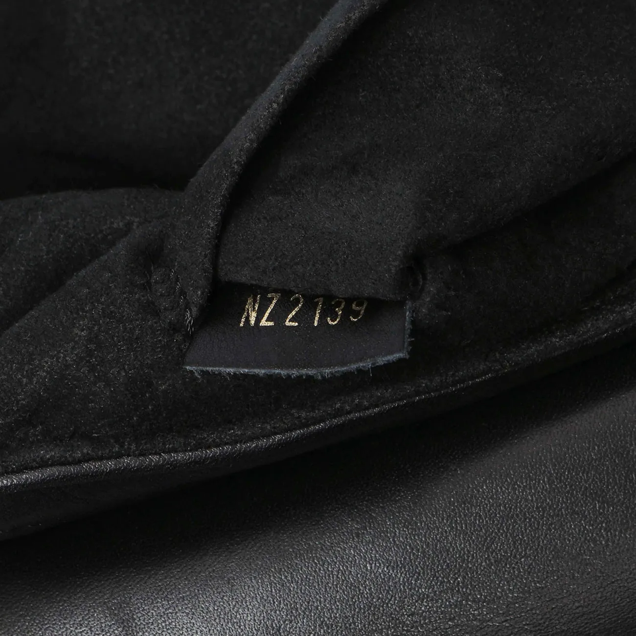 Louis Vuitton Black Calfskin New Wave Chain PM
