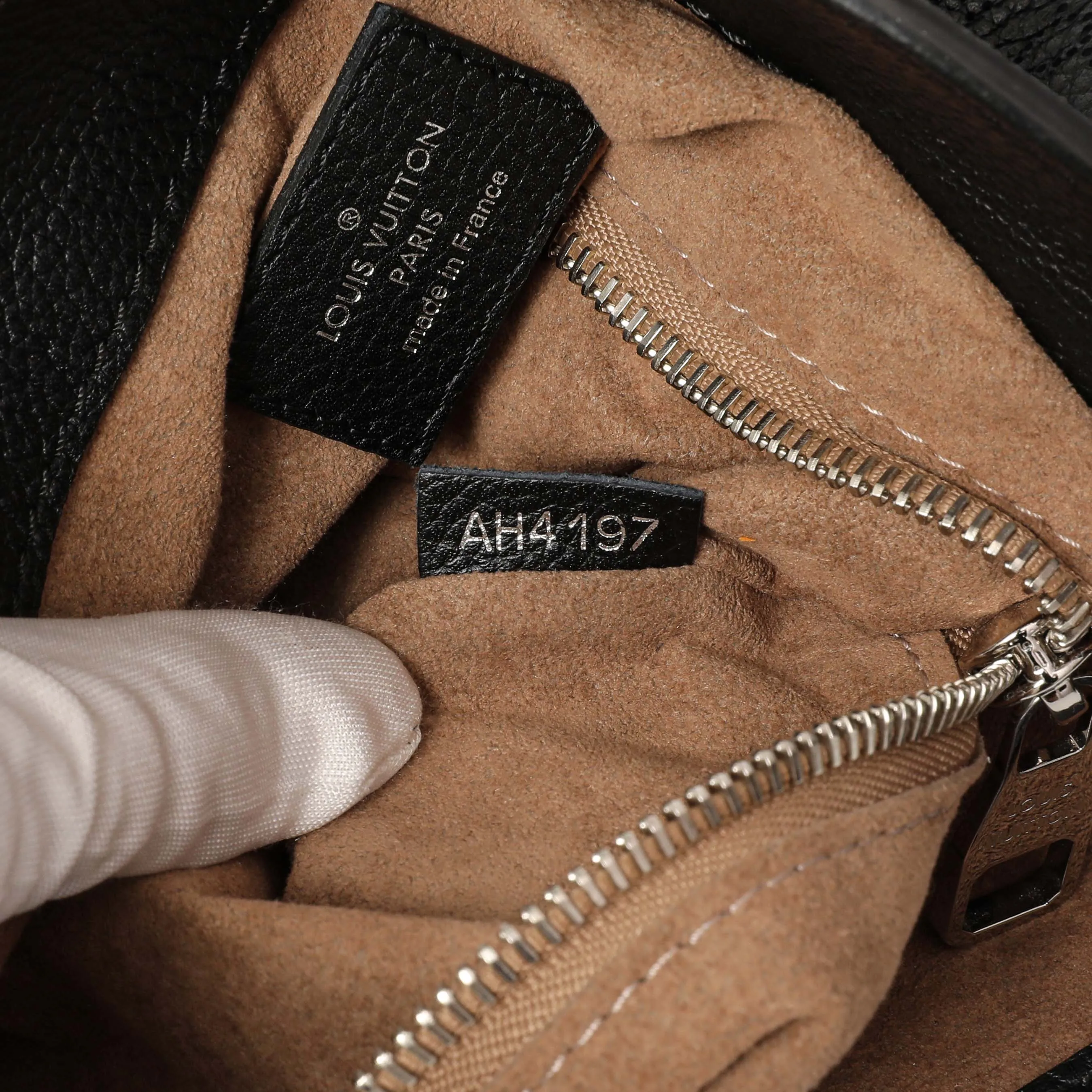 Louis Vuitton Black Mahina Babylone PM