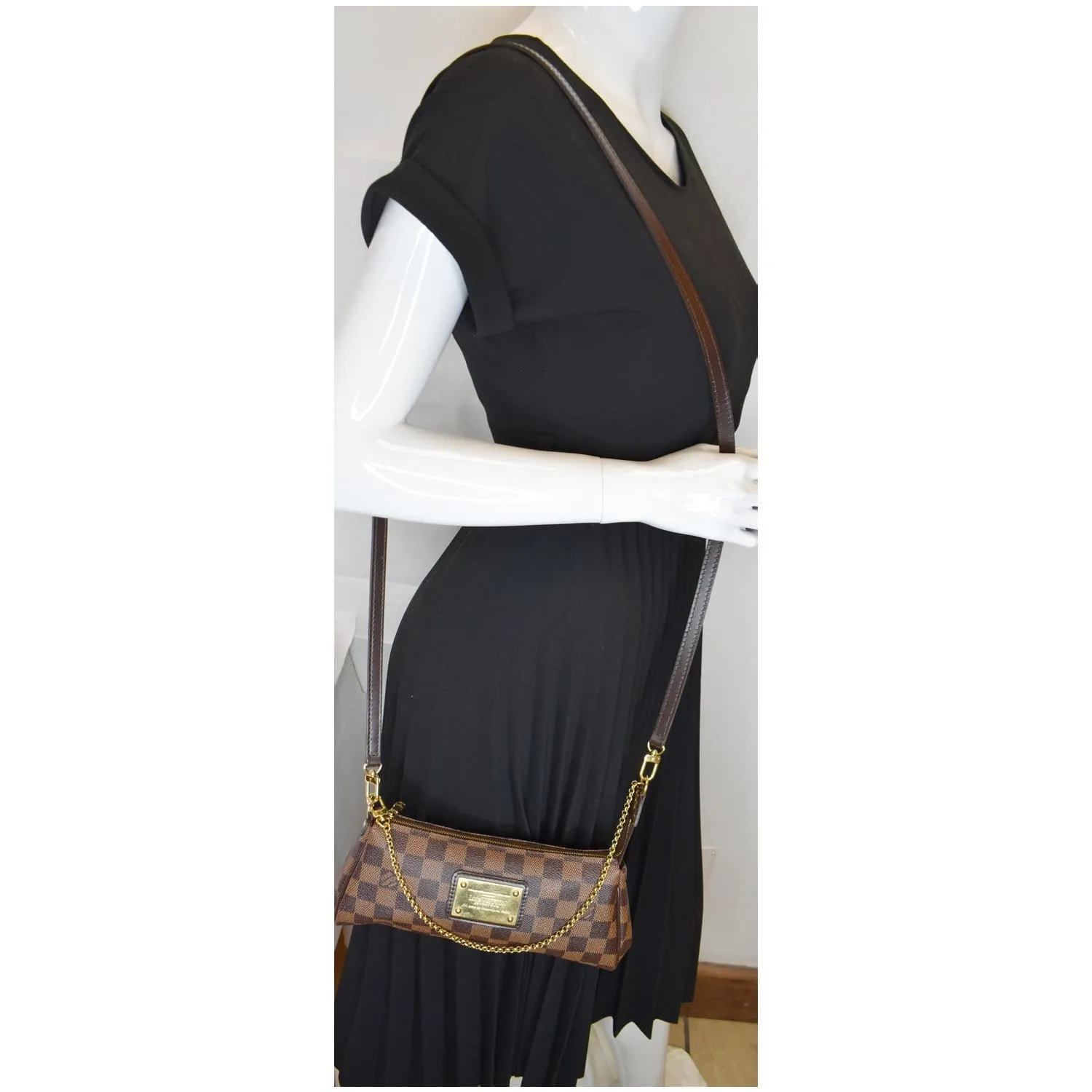 LOUIS VUITTON Eva Damier Ebene Pochette Clutch Crossbody Bag