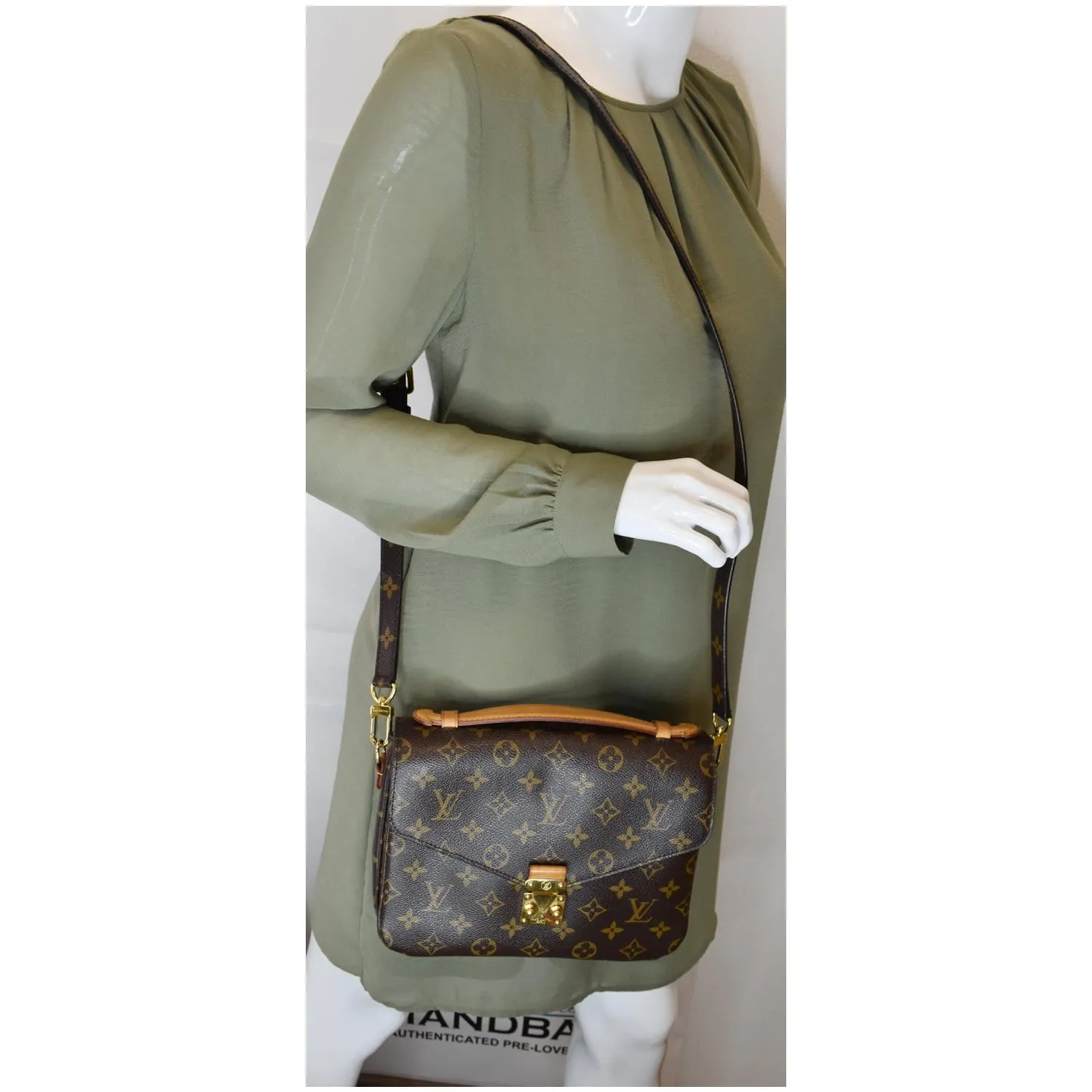 LOUIS VUITTON Metis Pochette Monogram Canvas Crossbody Bag Brown