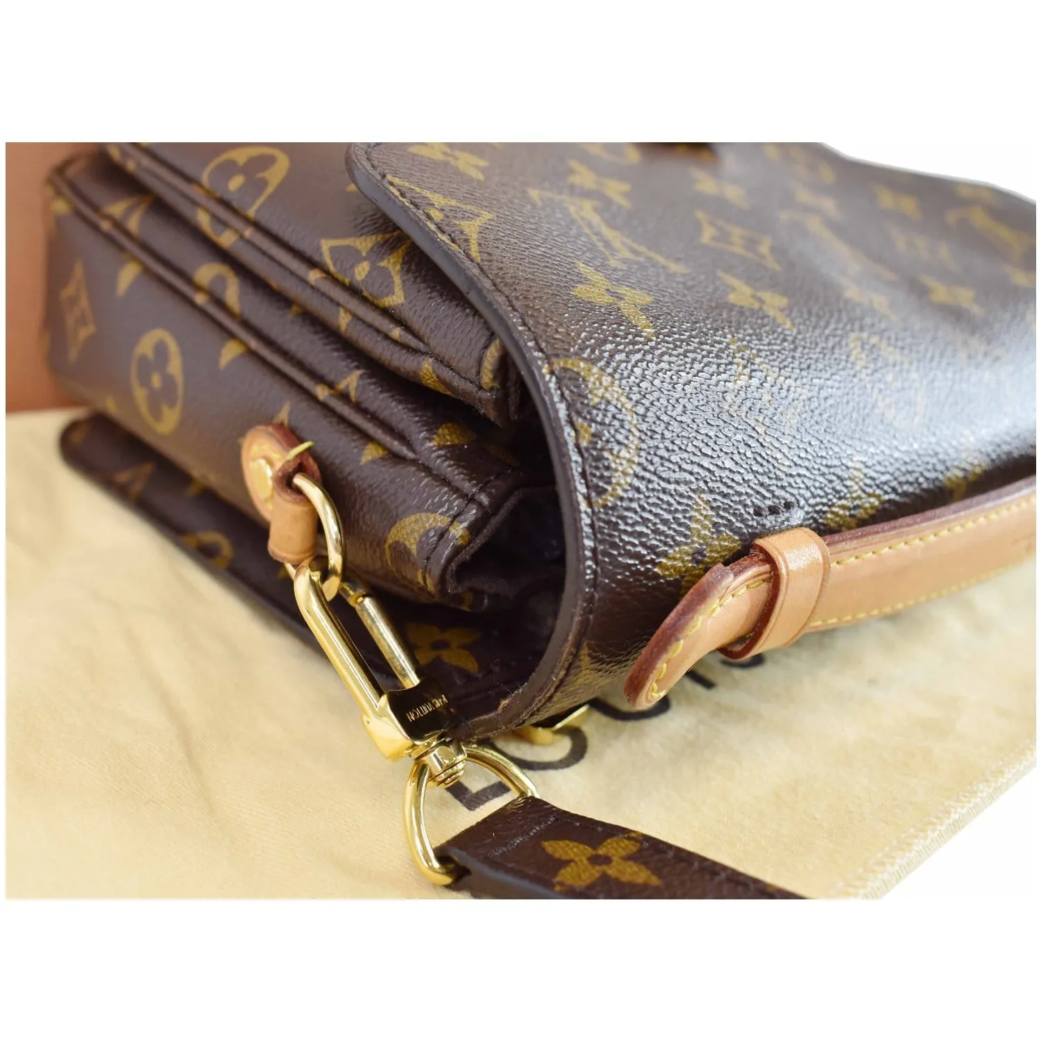 LOUIS VUITTON Metis Pochette Monogram Canvas Crossbody Bag Brown