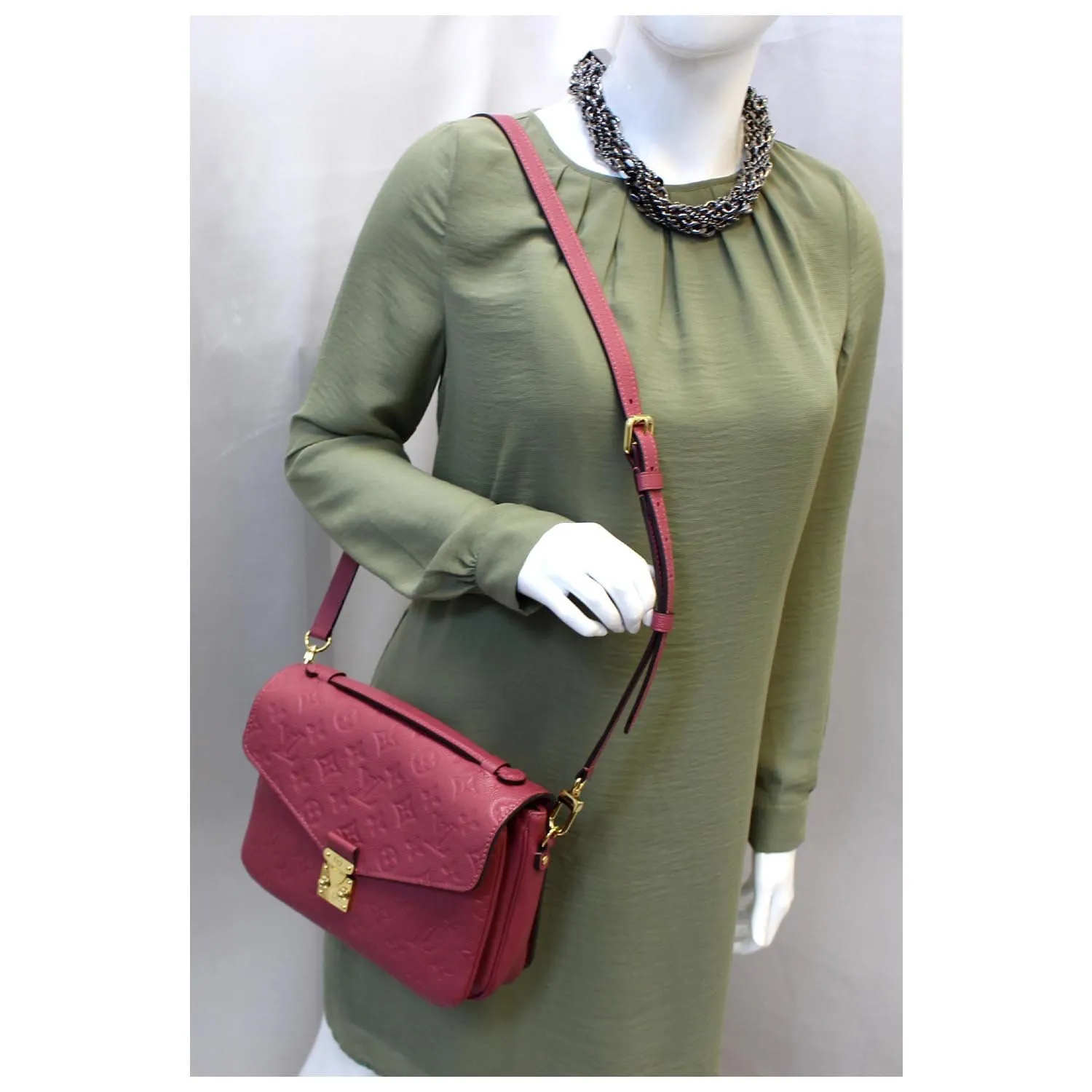 LOUIS VUITTON Metis Pochette Monogram Empreinte Crossbody Bag Pink