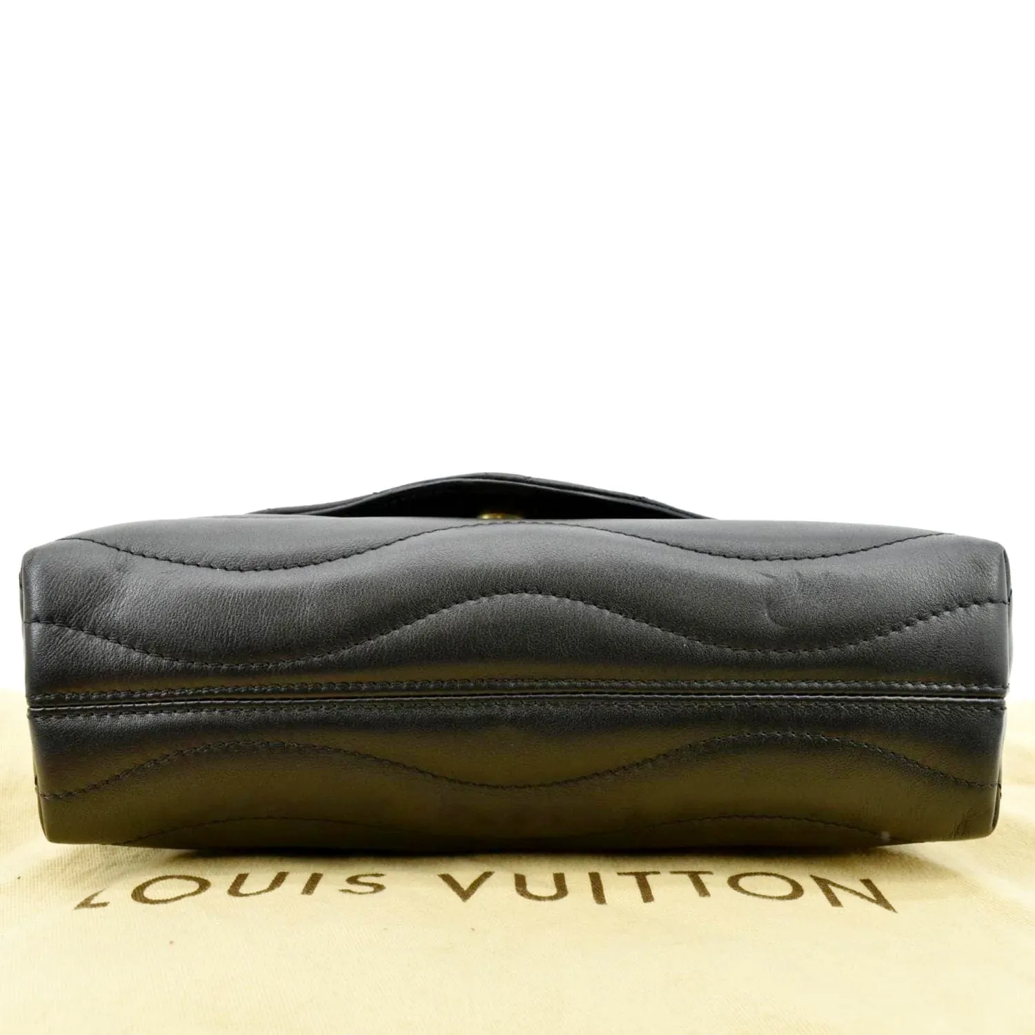 LOUIS VUITTON New Wave Chain Leather Crossbody Bag Black