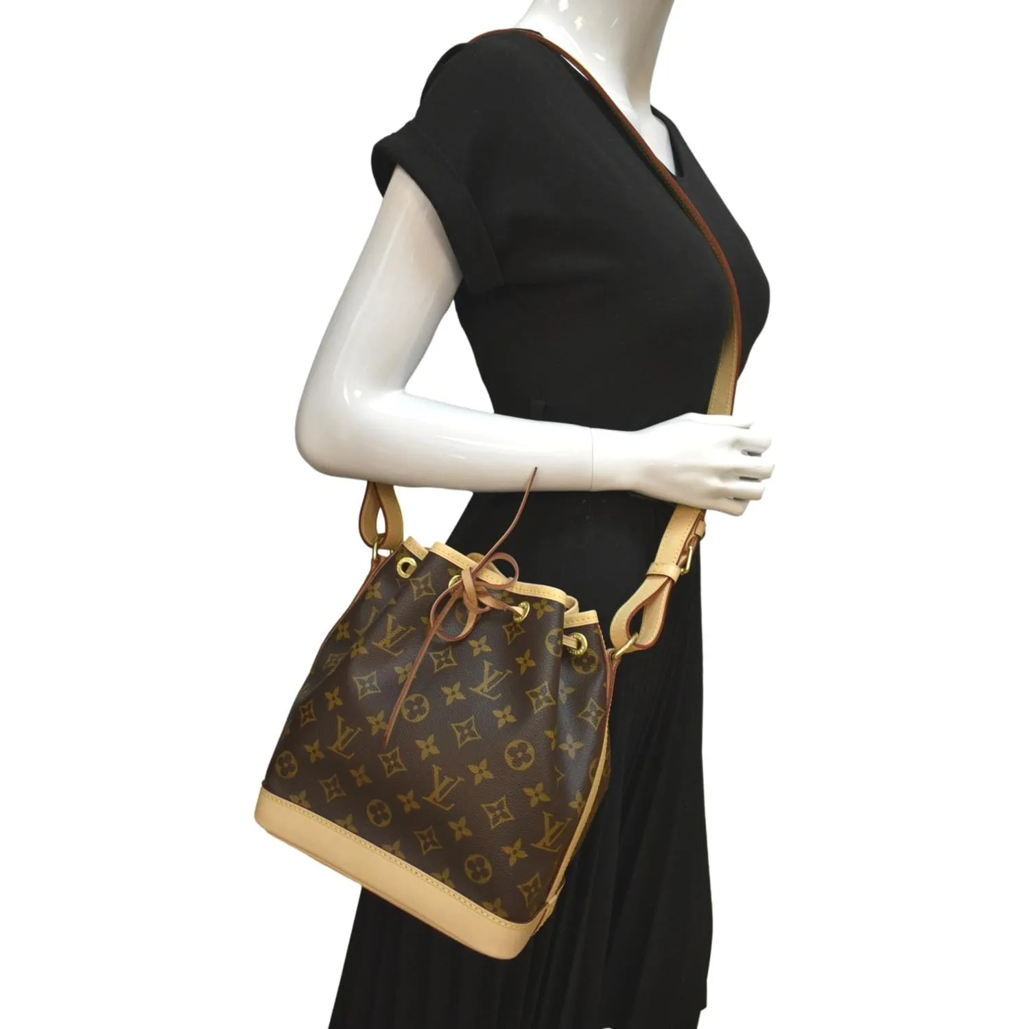 LOUIS VUITTON Noe BB Monogram Canvas Shoulder Bag Brown