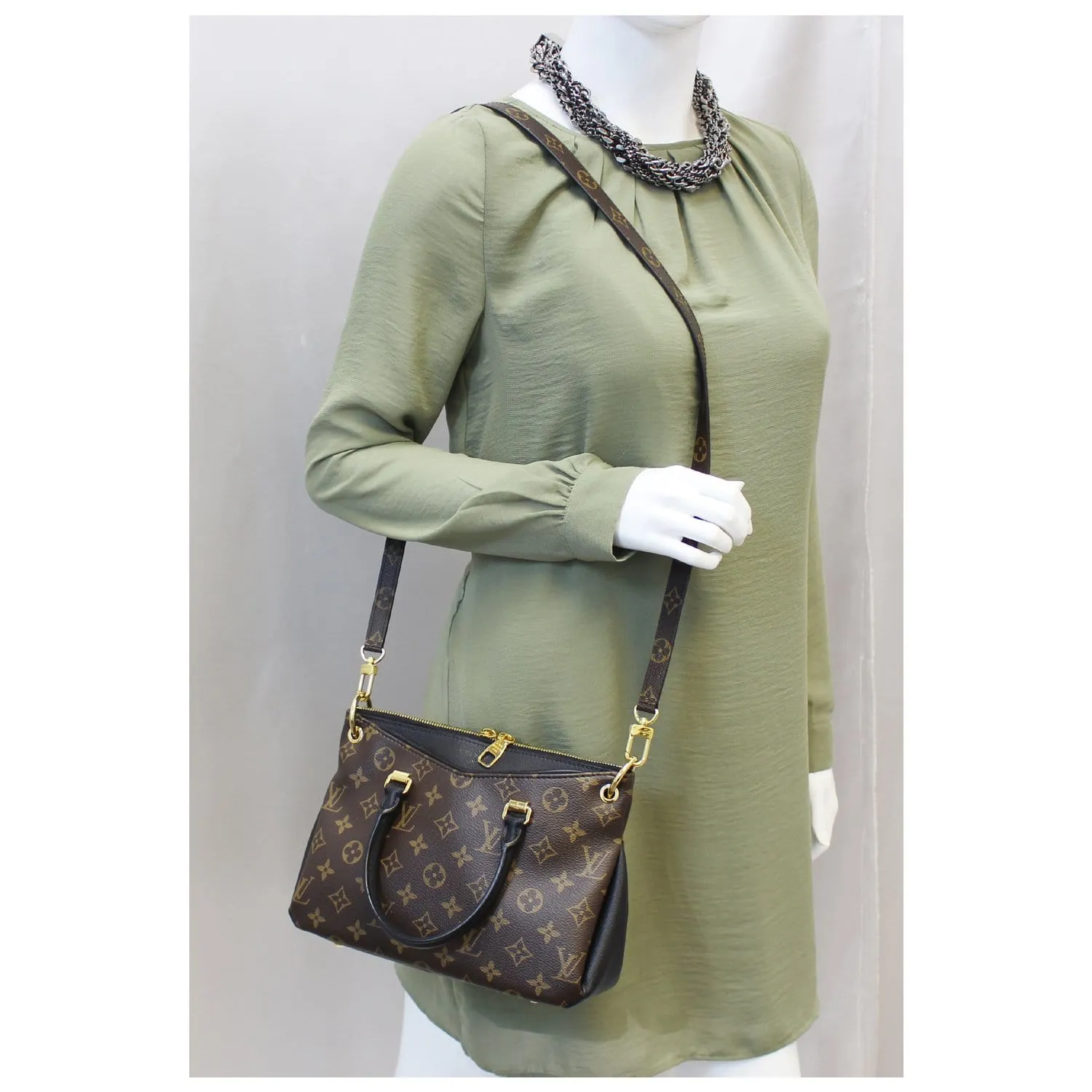 LOUIS VUITTON Pallas BB Monogram Canvas Shoulder Crossbody Bag Noir