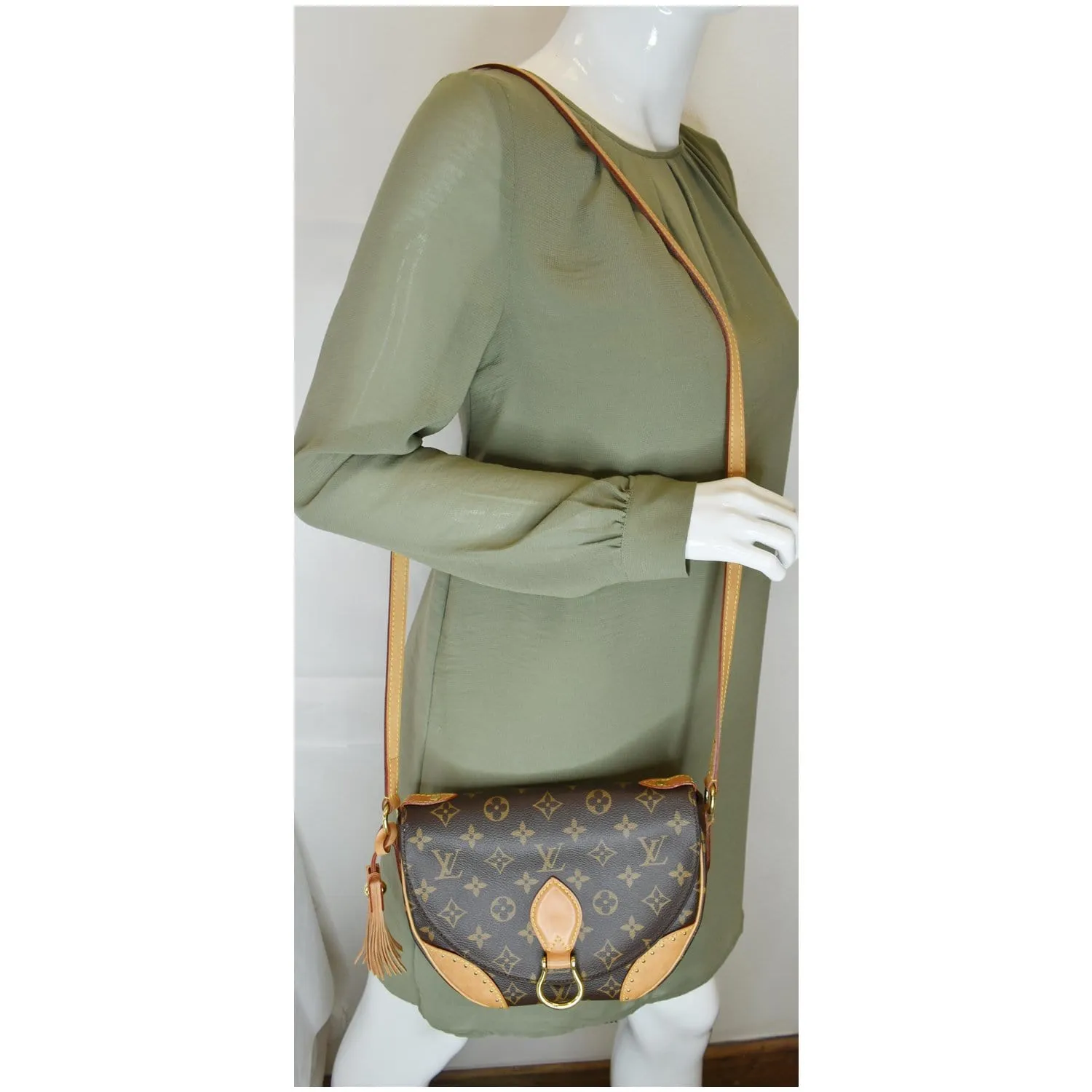 LOUIS VUITTON Saint Cloud NM Monogram Canvas Crossbody Bag Brown