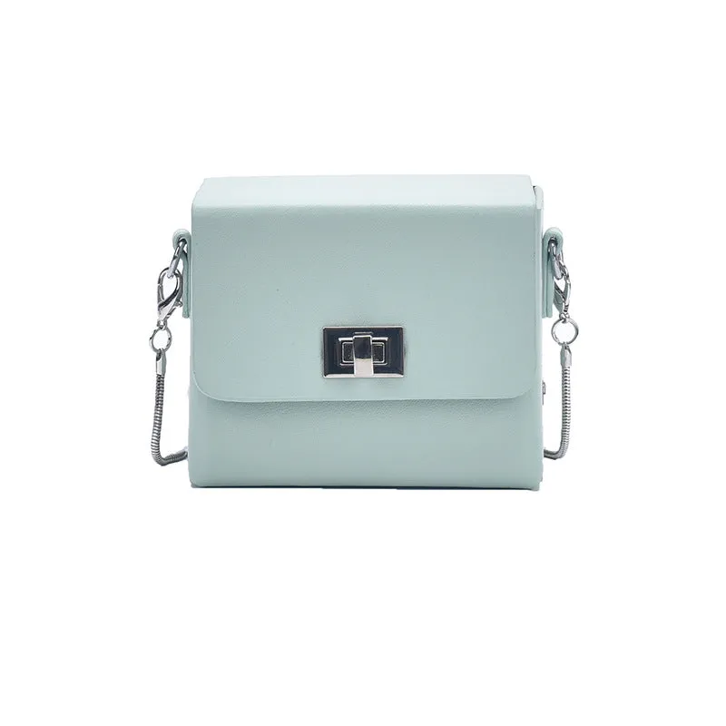 Mini chain crossbody bag