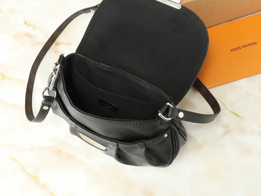 Multi-crafted exquisite handbags