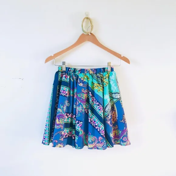 NEW Zipia Korean Brand Paisley Patterned Skirt