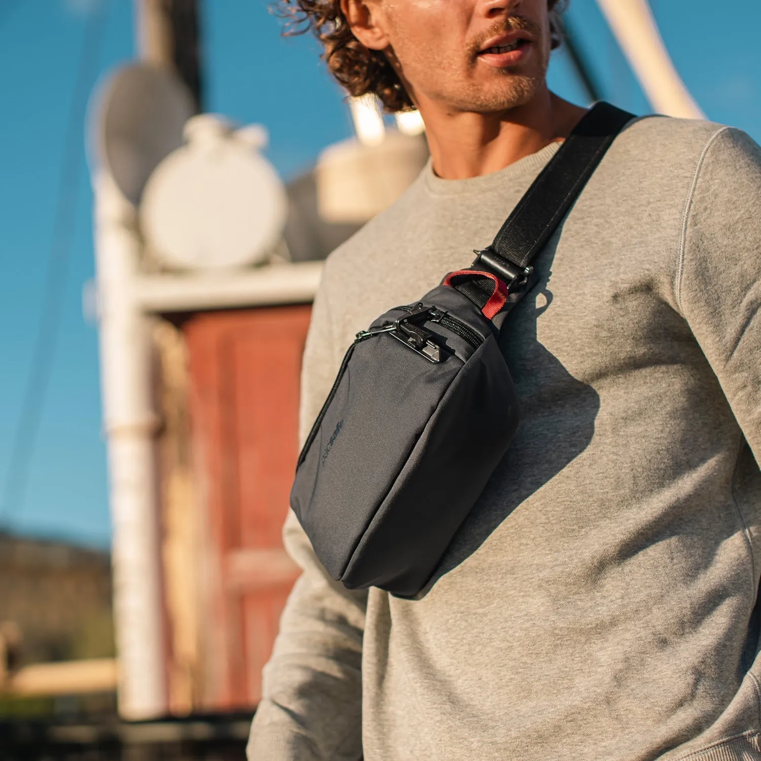 Pacsafe® V anti-theft hip pack