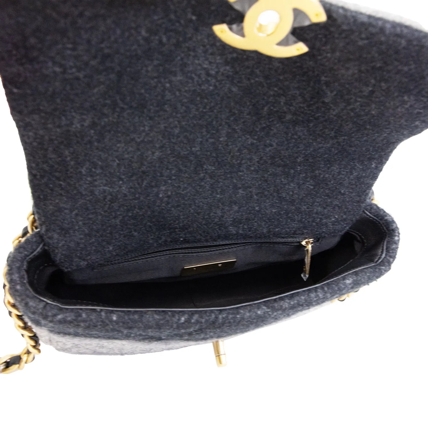 Pre-Owned Chanel 19 Wool Medium Flap Bag