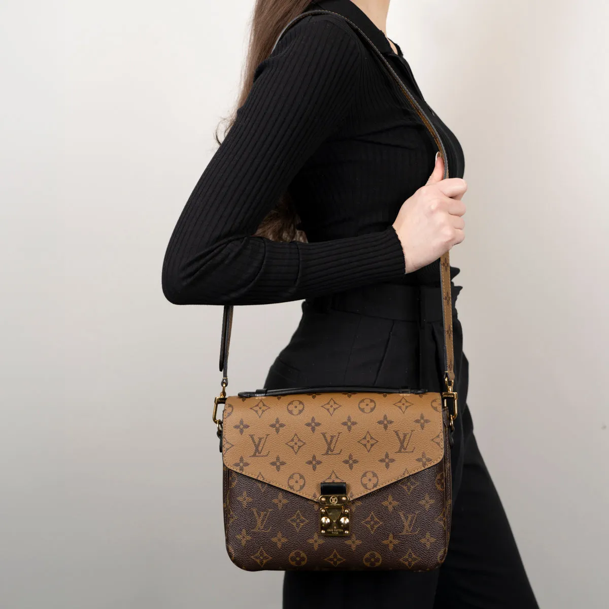 Pre-Owned Louis Vuitton Monogram Pochette Metis