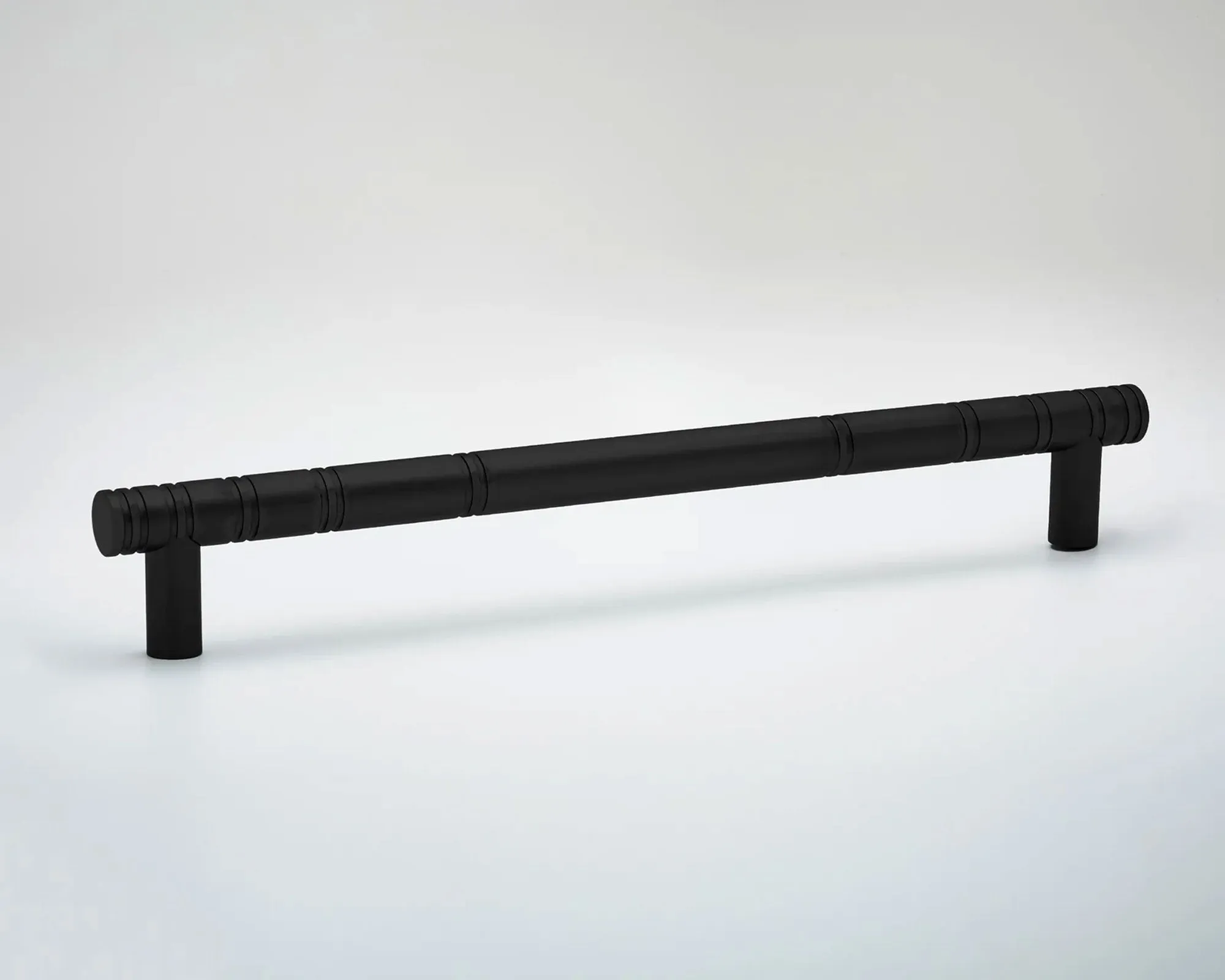 Reveal-12 Handle