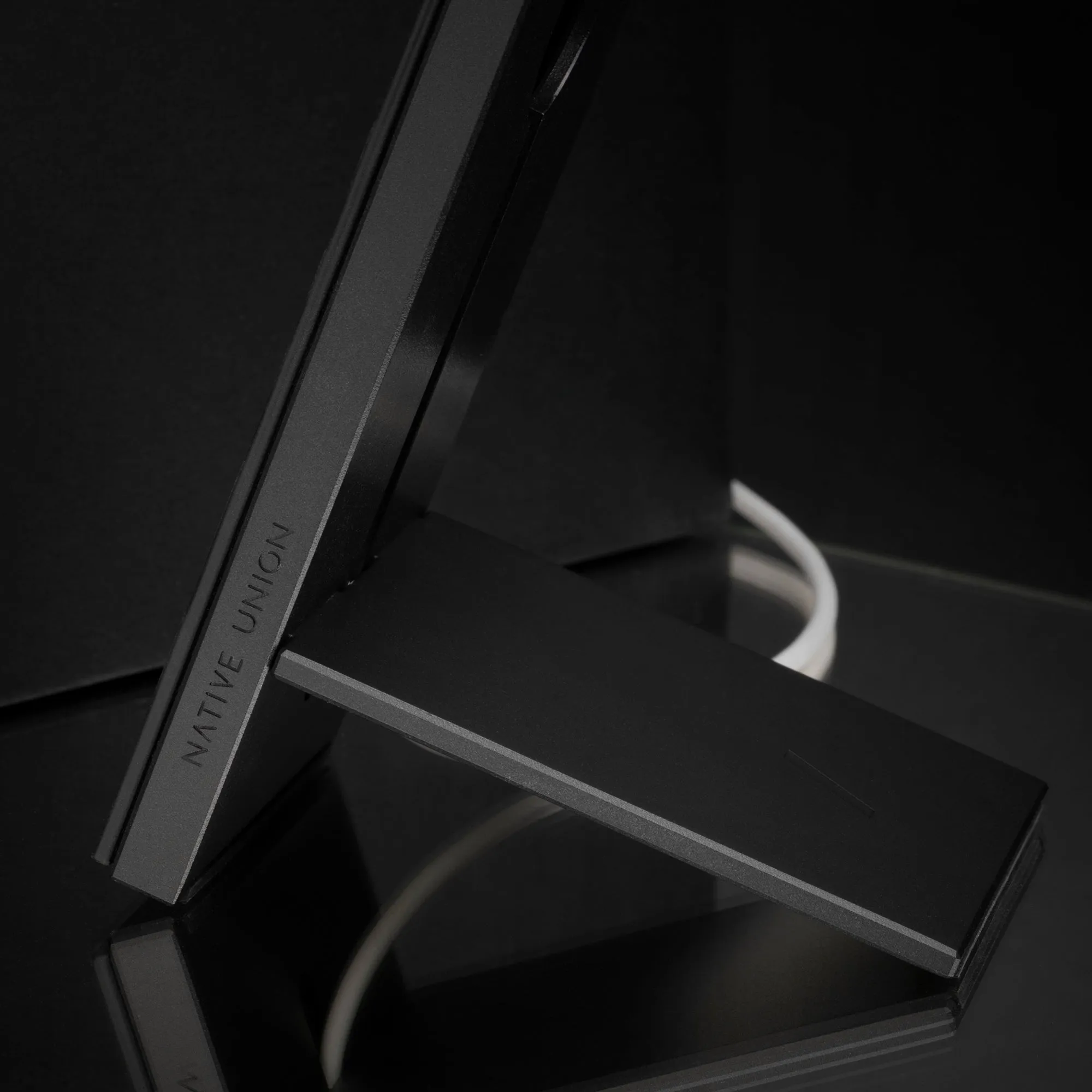 Rise Dock | MagSafe Compatible - Native Union