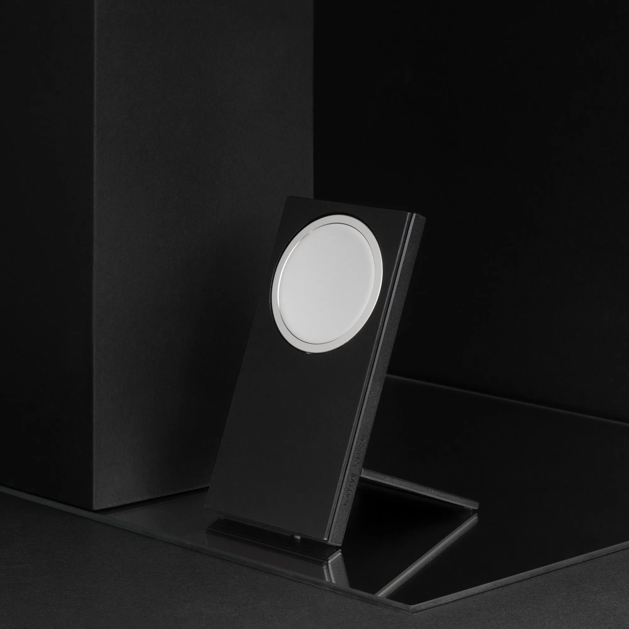 Rise Dock | MagSafe Compatible - Native Union
