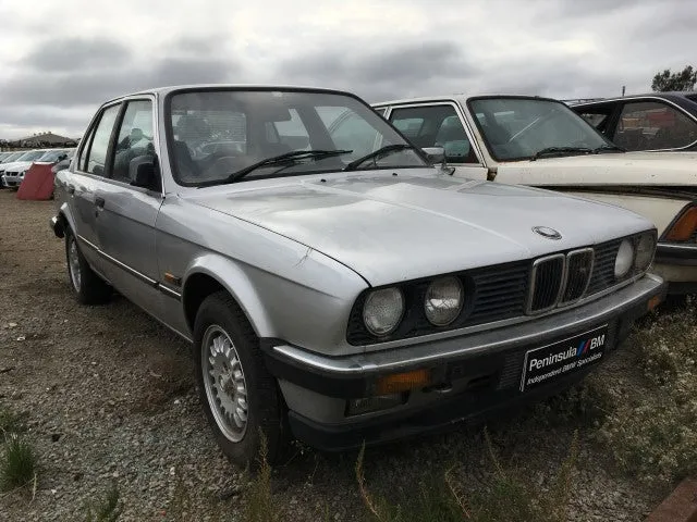 S2730 3' E30 Sedan 323i M20 AUTO 1985/06