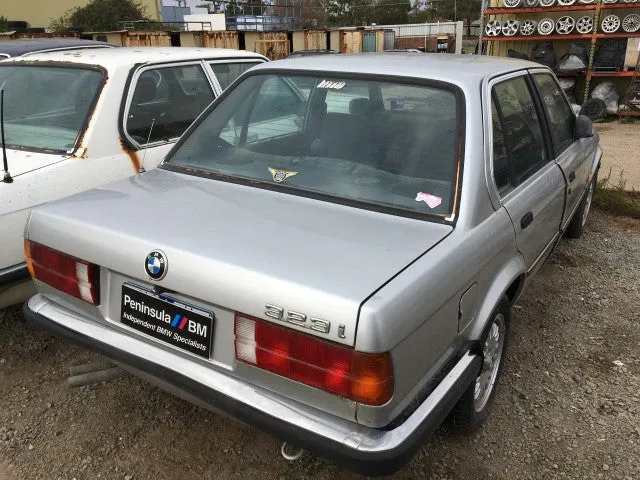 S2730 3' E30 Sedan 323i M20 AUTO 1985/06