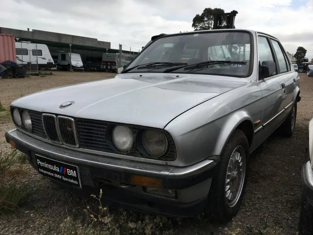 S2730 3' E30 Sedan 323i M20 AUTO 1985/06
