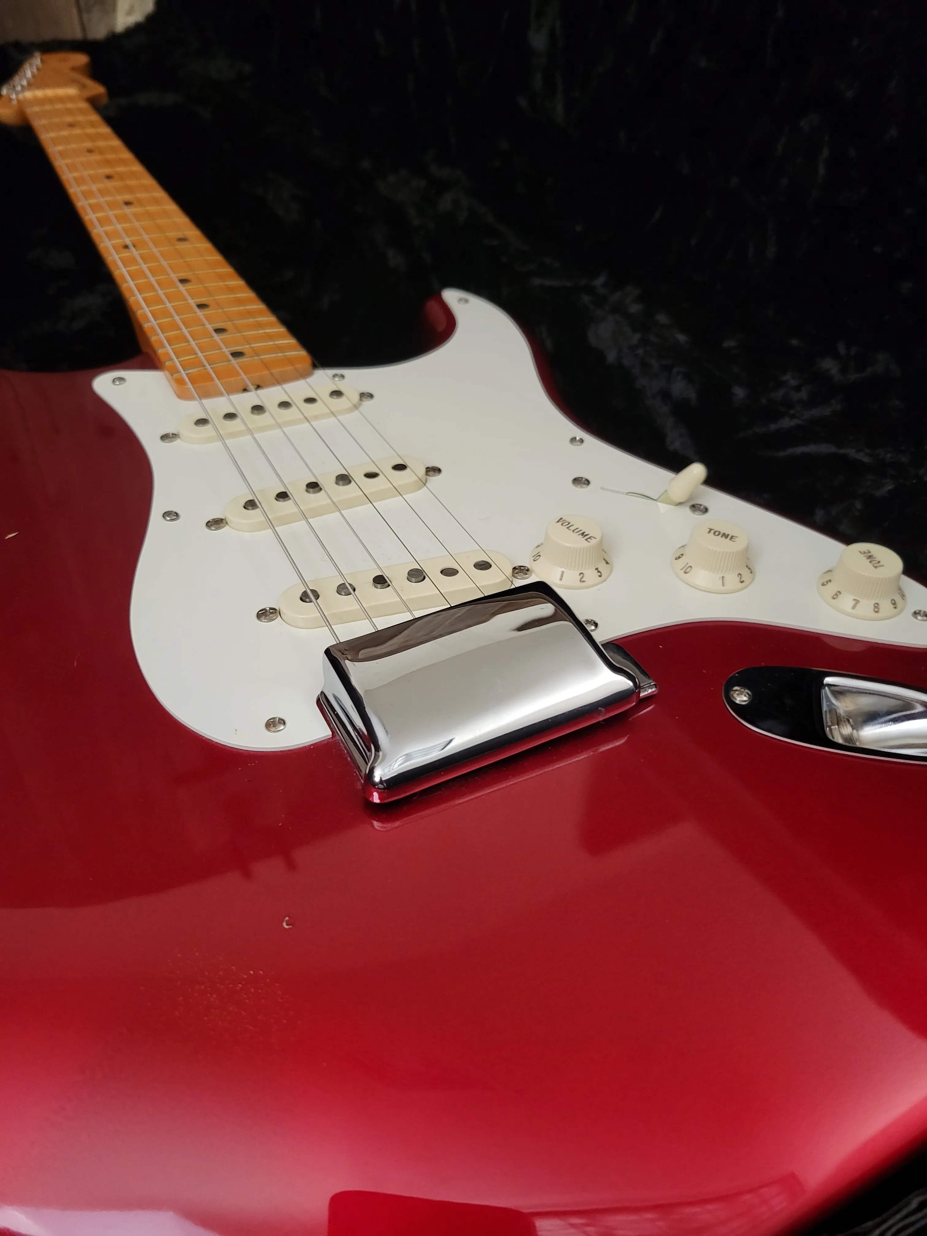 SOLD - Fender Stratocaster Eric Johnson 2006 Candy Apple Red