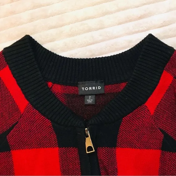 Torrid Red Black Buffalo Plaid Zip Up Cardigan Bomber Sweater Jacket size 2X 20